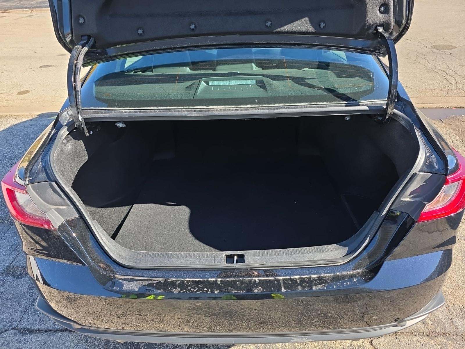 2025 Toyota Camry SE FWD