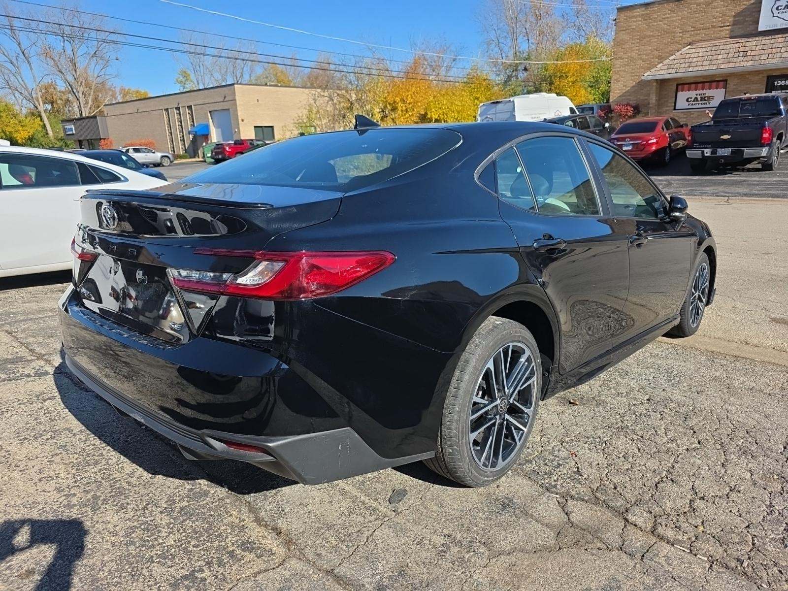 2025 Toyota Camry SE FWD
