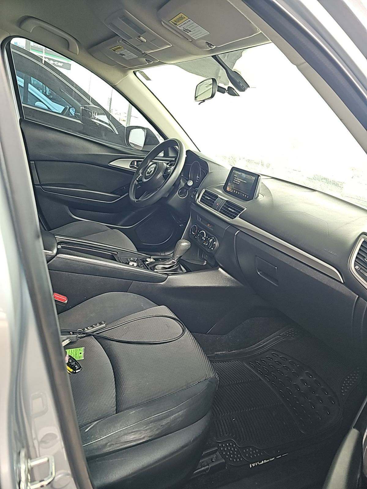 2017 MAZDA MAZDA3 Sport FWD