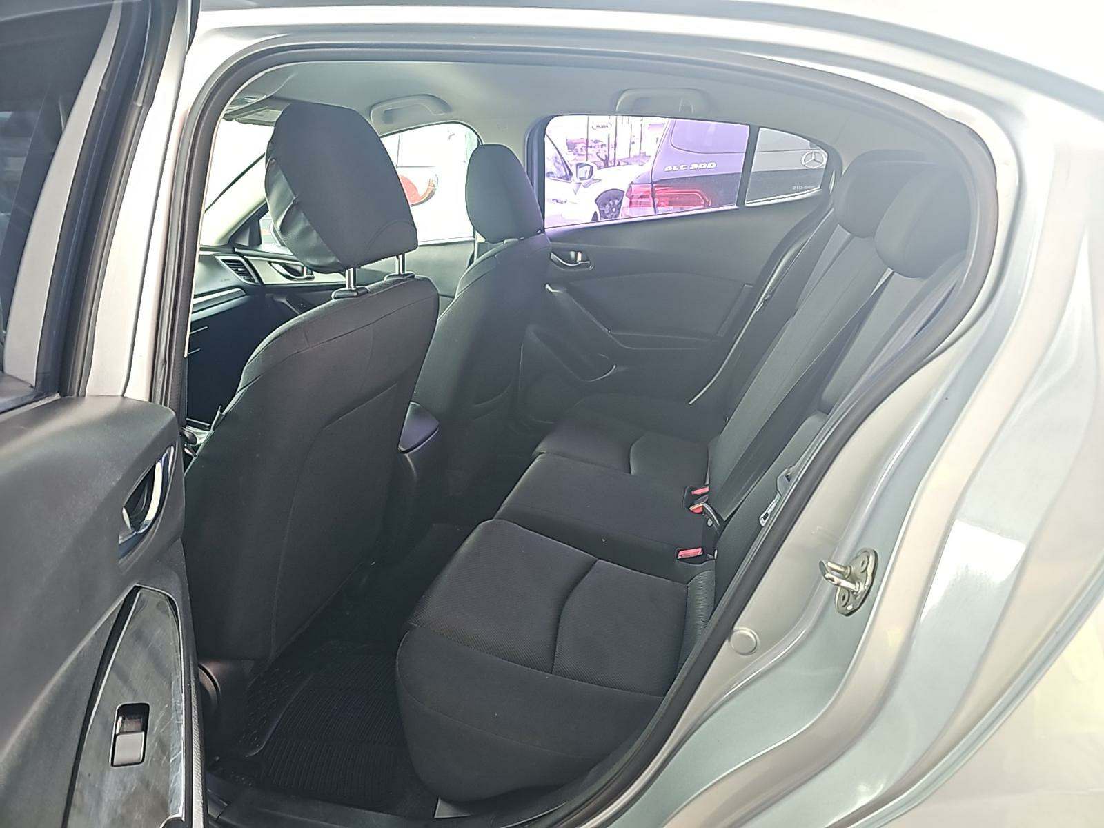 2017 MAZDA MAZDA3 Sport FWD