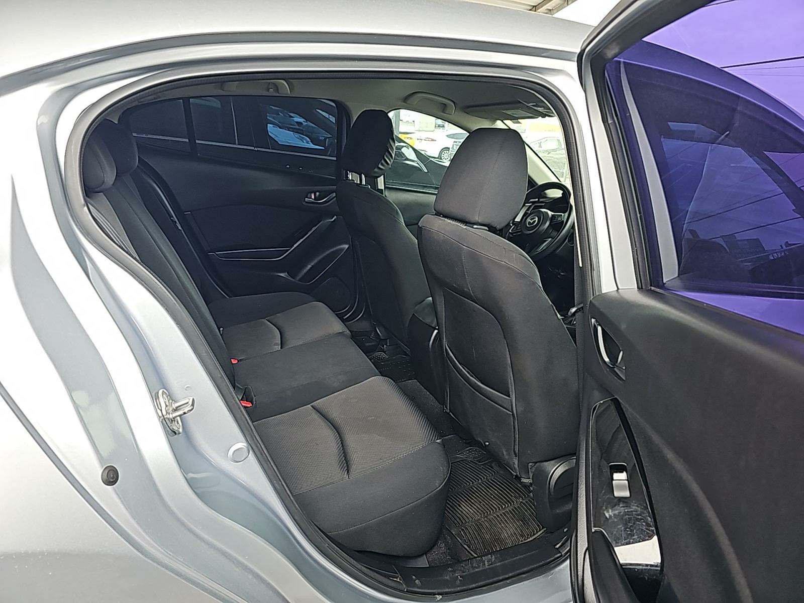 2017 MAZDA MAZDA3 Sport FWD