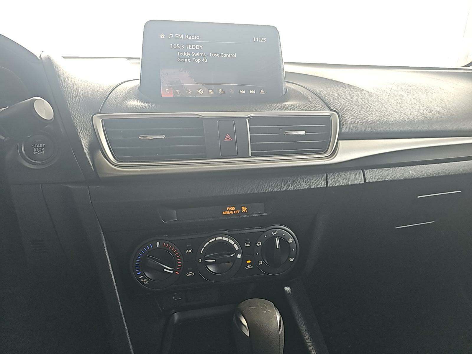 2017 MAZDA MAZDA3 Sport FWD