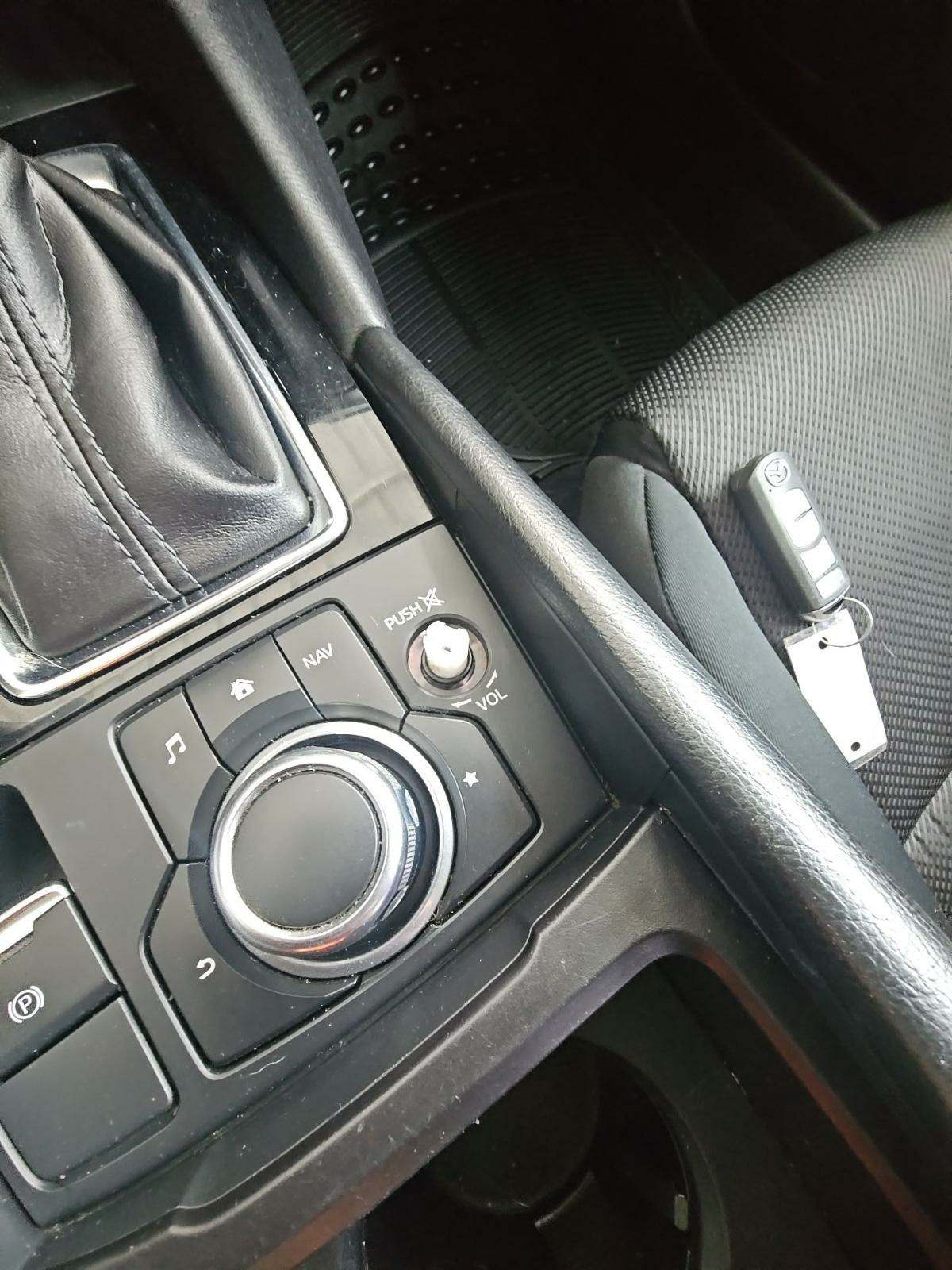 2017 MAZDA MAZDA3 Sport FWD