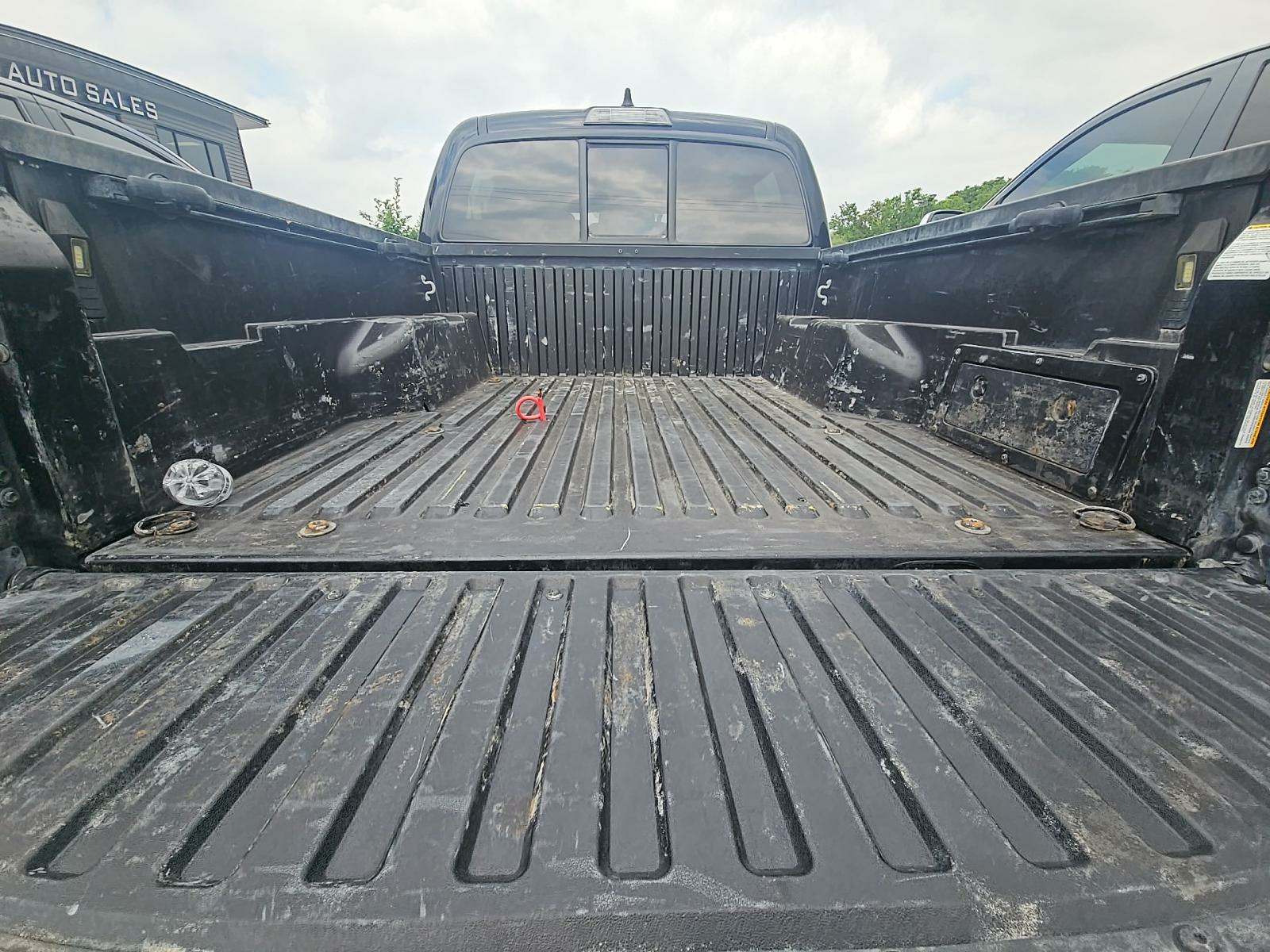 2022 Toyota Tacoma SR AWD