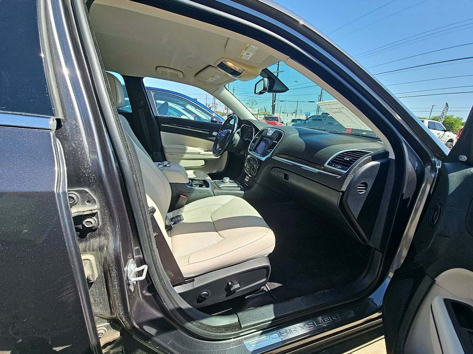 2018 Chrysler 300 Limited RWD