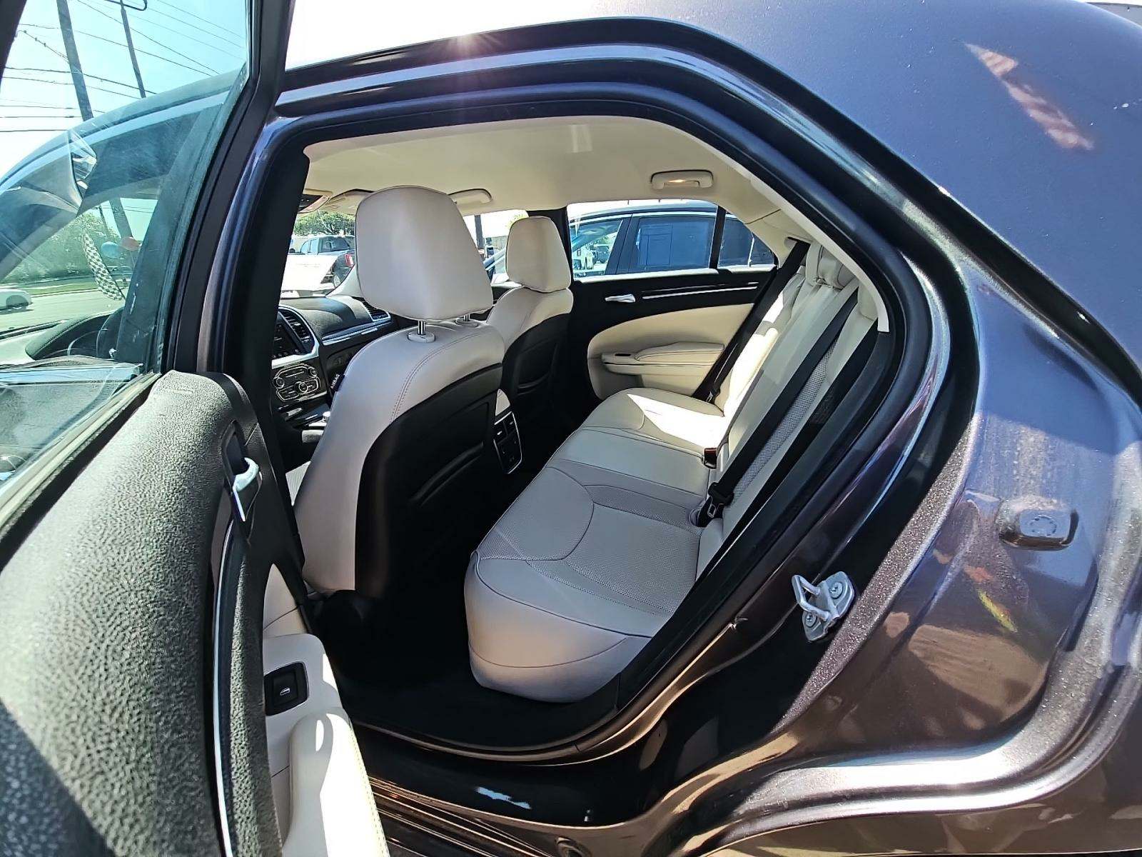 2018 Chrysler 300 Limited RWD