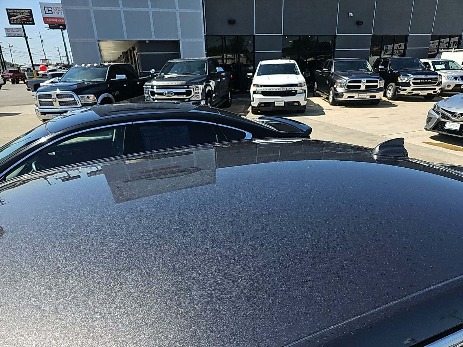 2018 Chrysler 300 Limited RWD