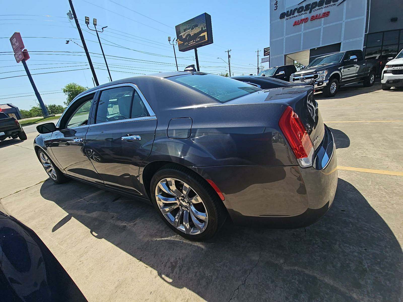 2018 Chrysler 300 Limited RWD