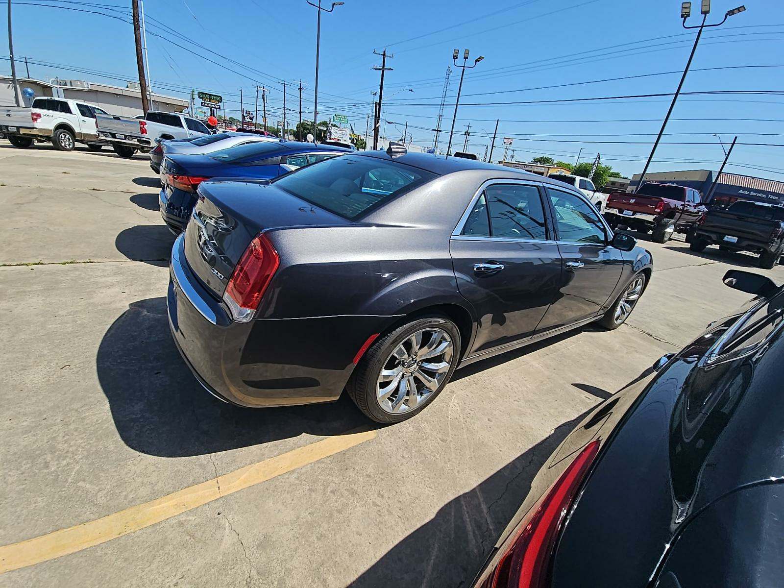 2018 Chrysler 300 Limited RWD
