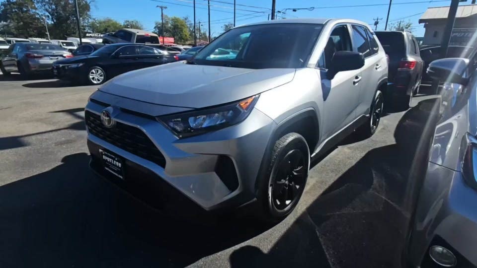 2022 Toyota RAV4 LE