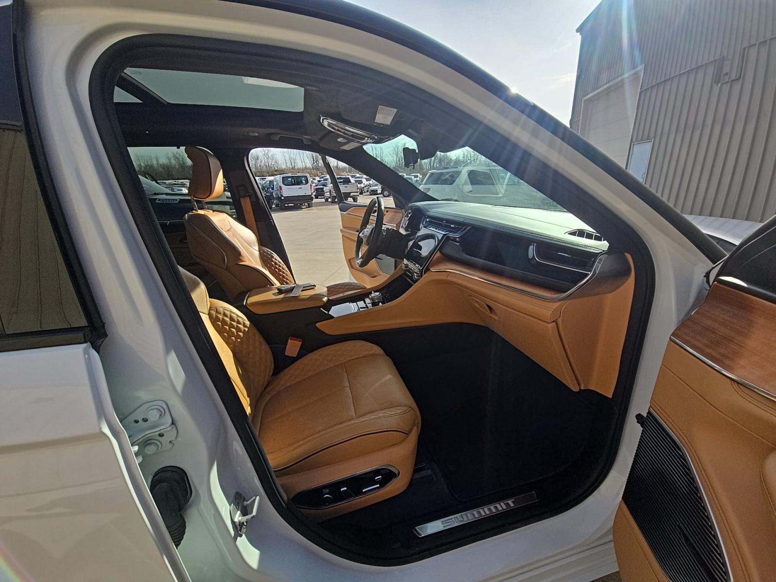 2023 Jeep Grand Cherokee Summit Reserve AWD