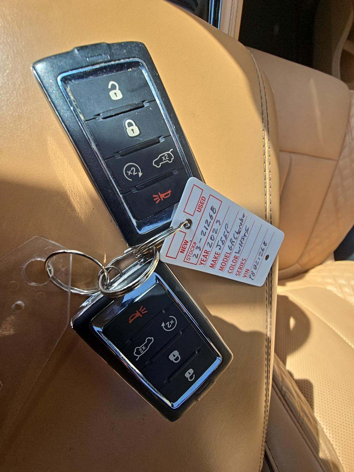 2023 Jeep Grand Cherokee Summit Reserve AWD