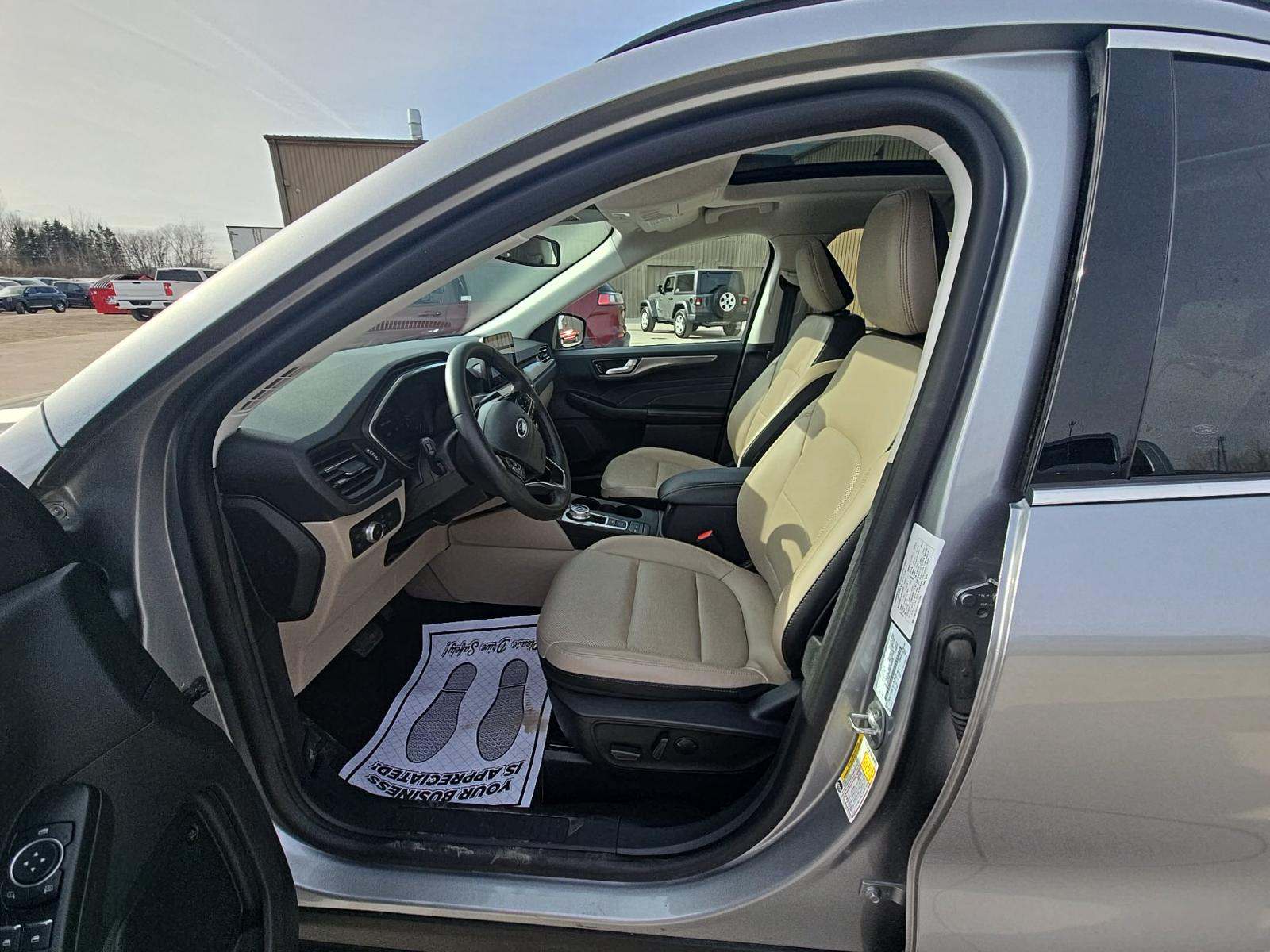 2022 Ford Escape Plug-In Hybrid Titanium FWD