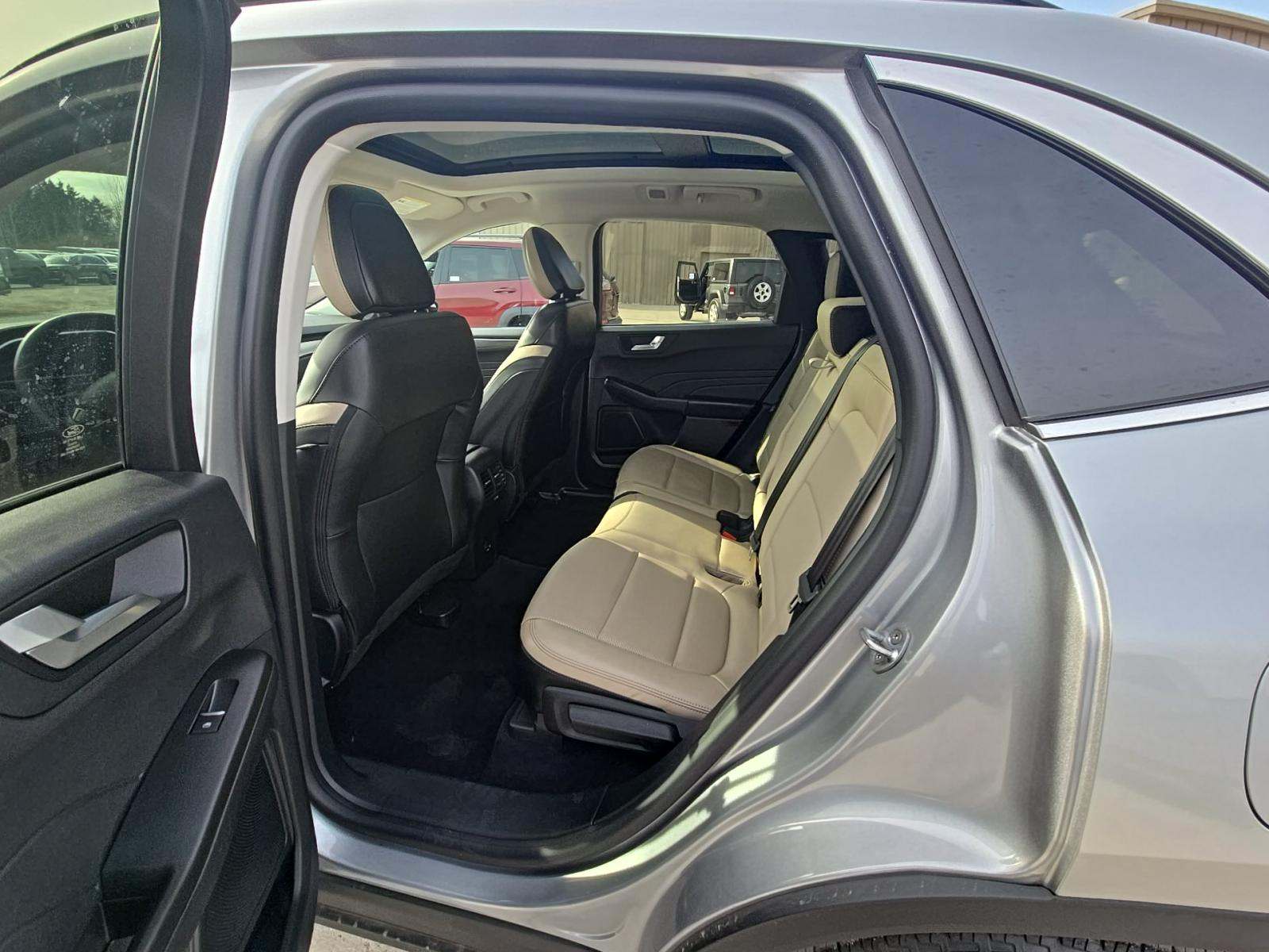 2022 Ford Escape Plug-In Hybrid Titanium FWD