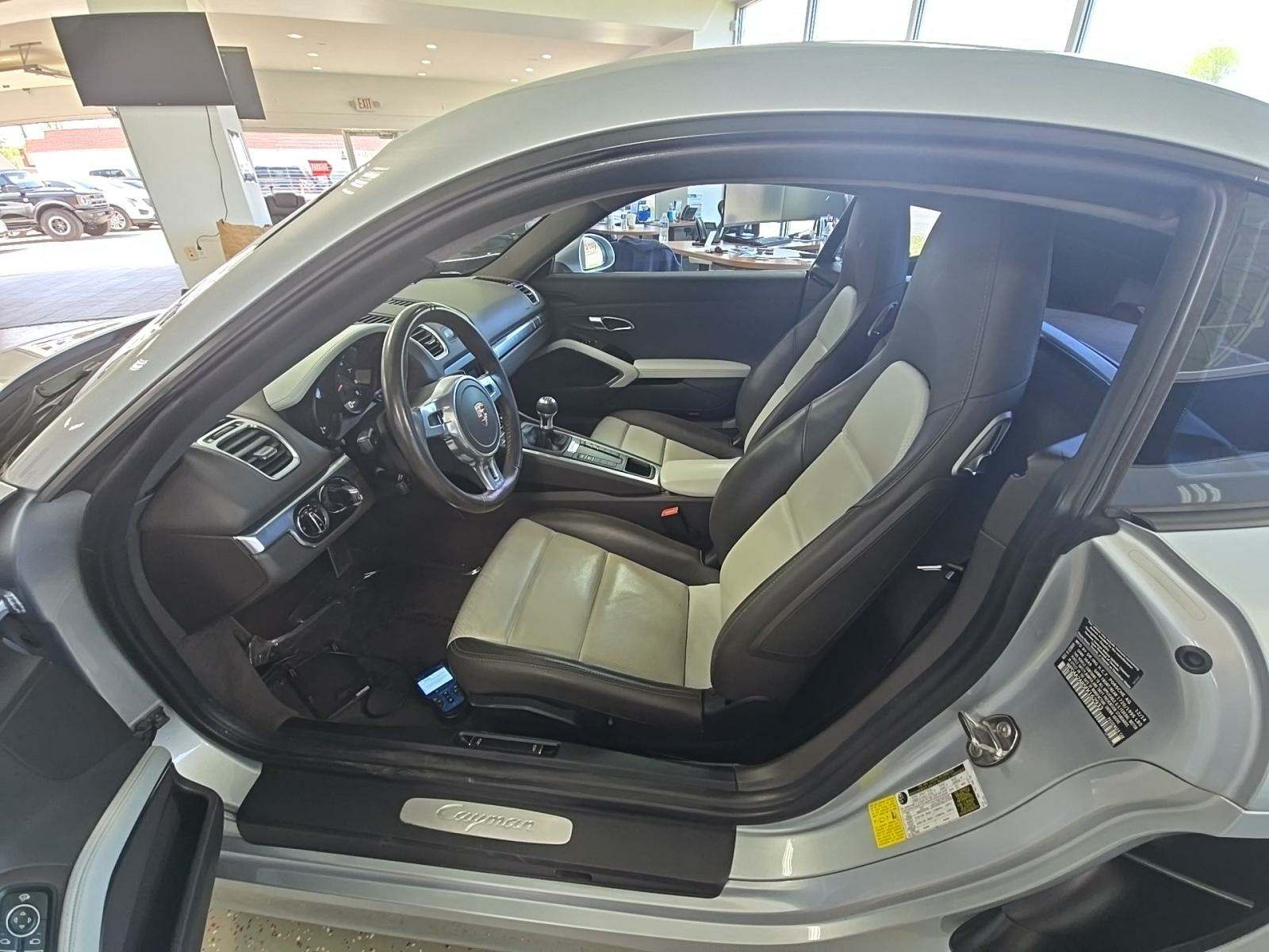 2015 Porsche Cayman Base RWD