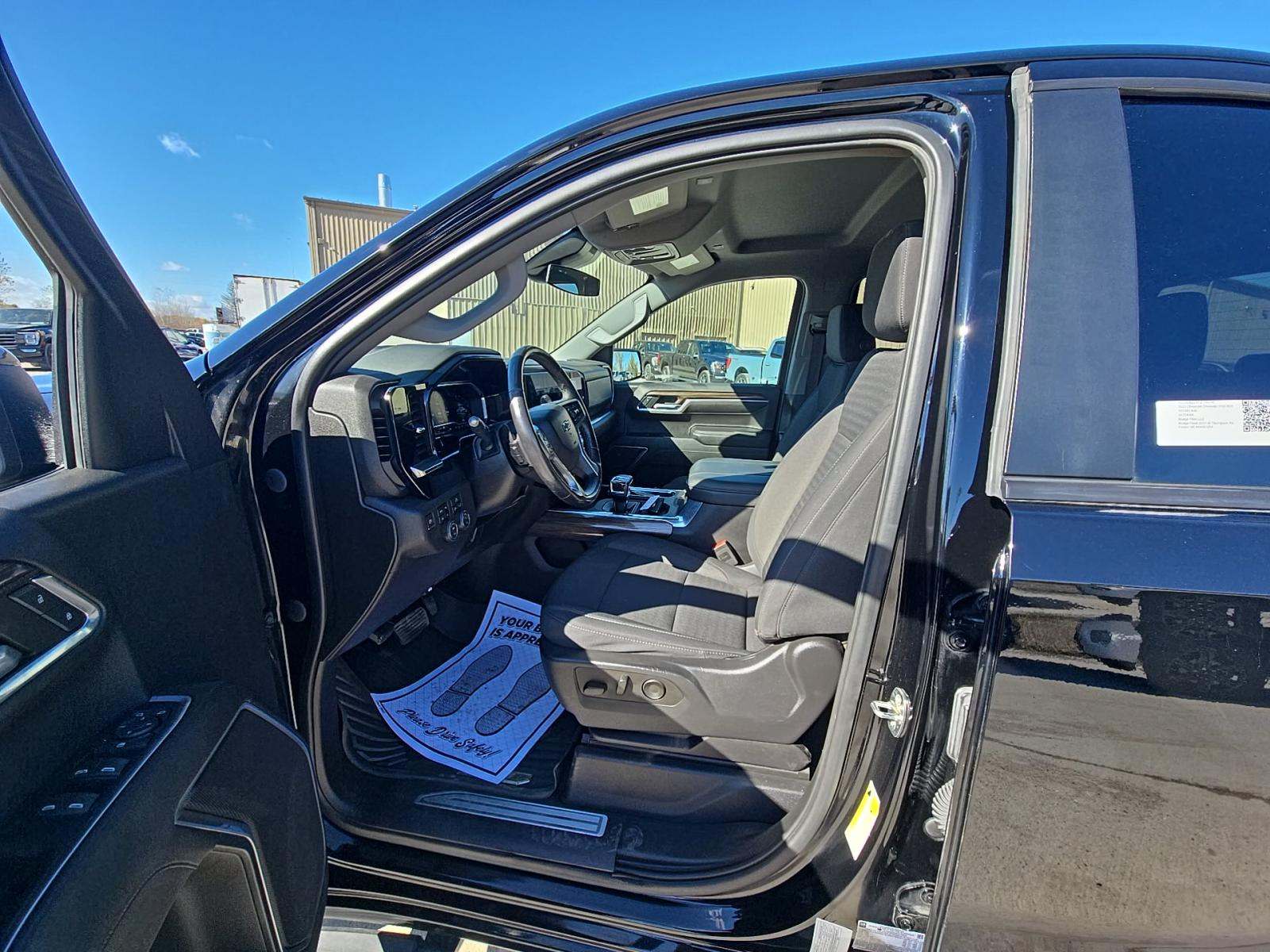 2023 Chevrolet Silverado 1500 RST AWD