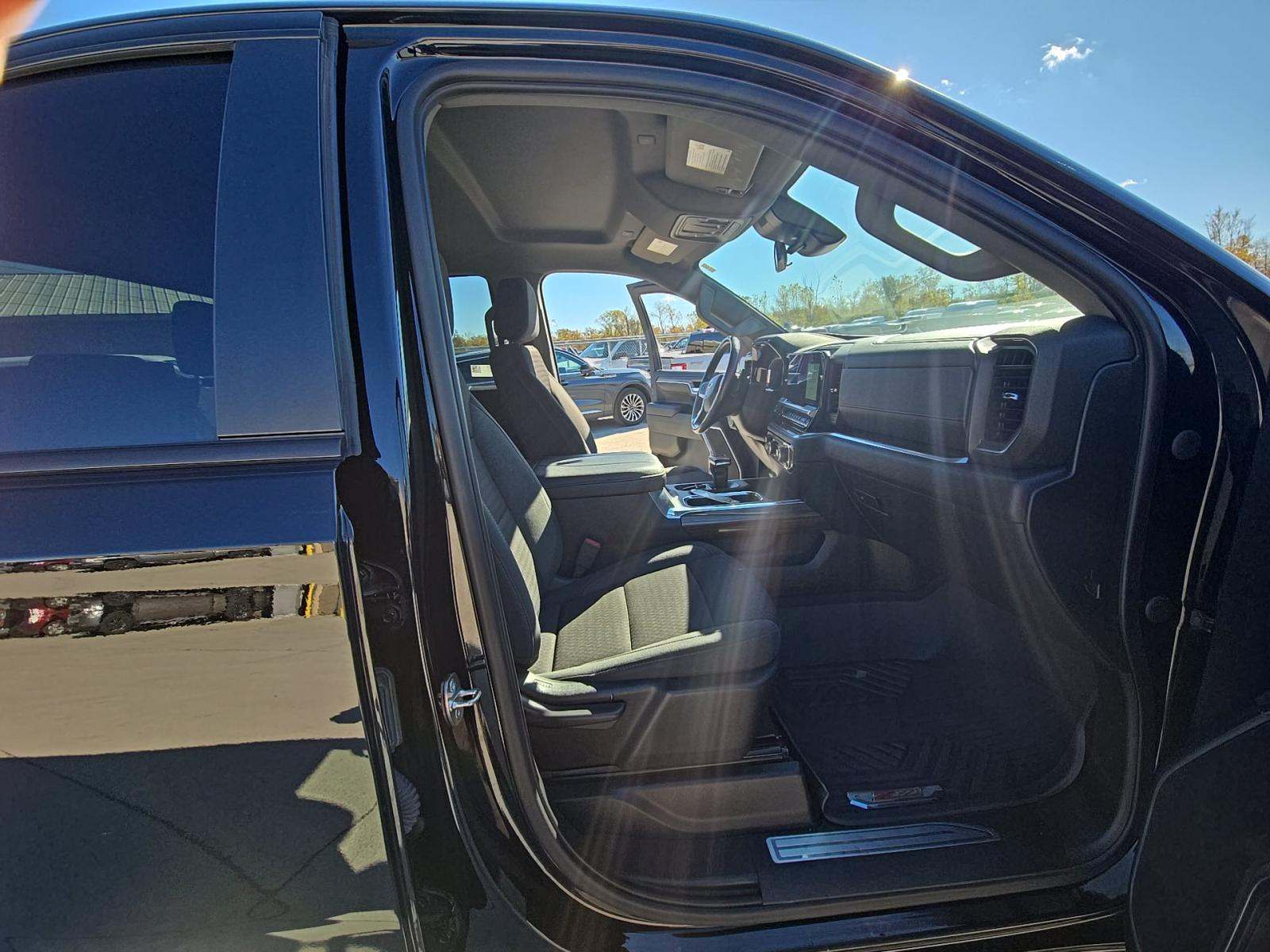 2023 Chevrolet Silverado 1500 RST AWD