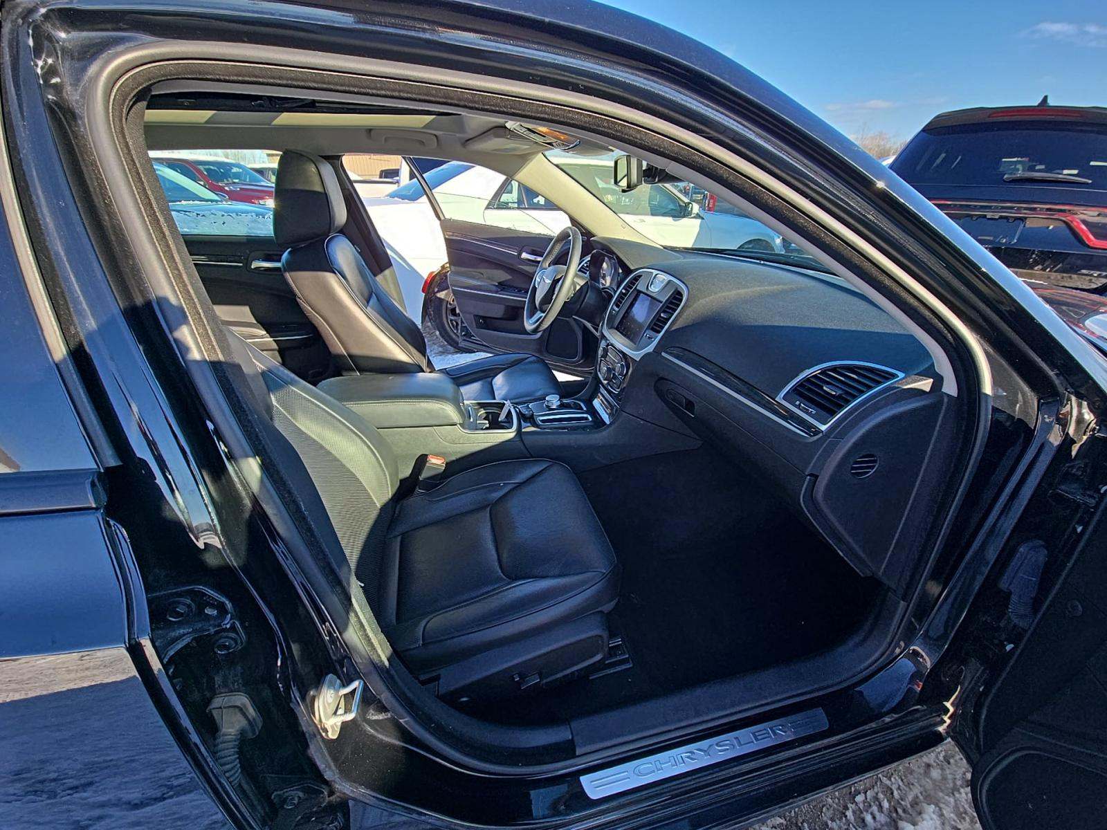 2023 Chrysler 300 Touring L AWD