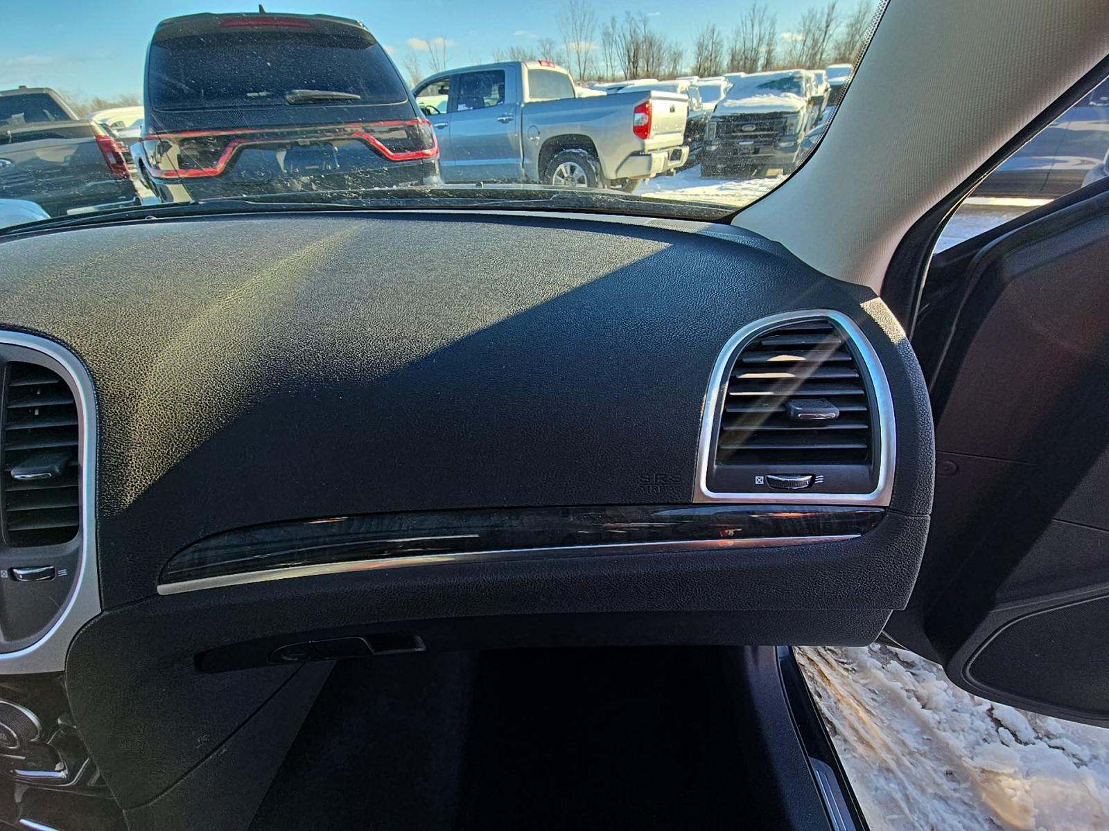 2023 Chrysler 300 Touring L AWD