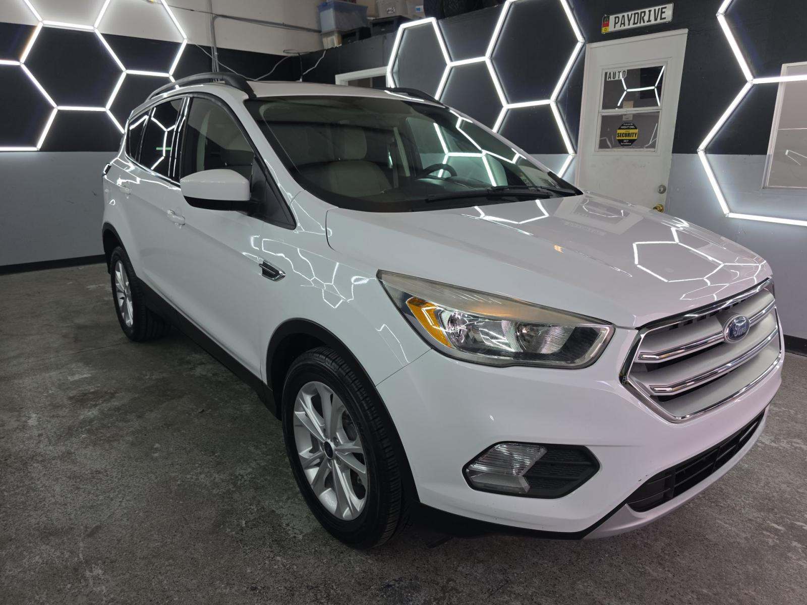 FORD ESCAPE - 4