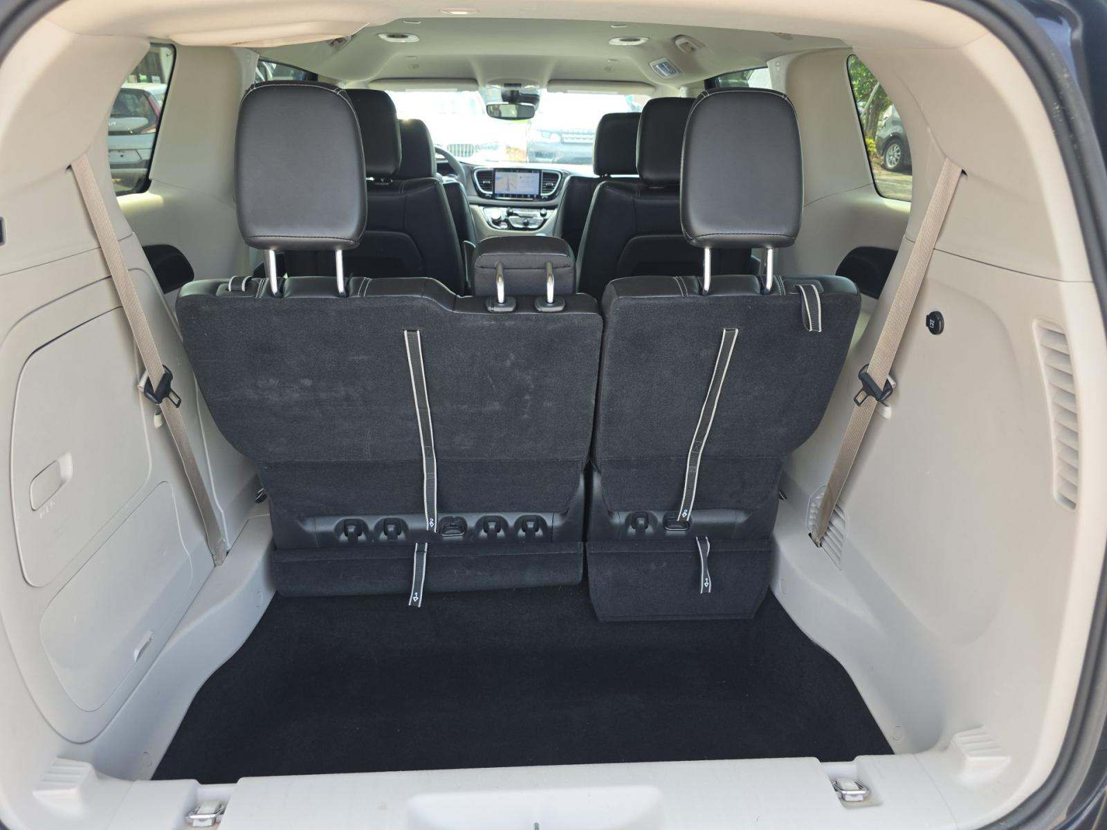 2024 Chrysler Pacifica Hybrid Select FWD