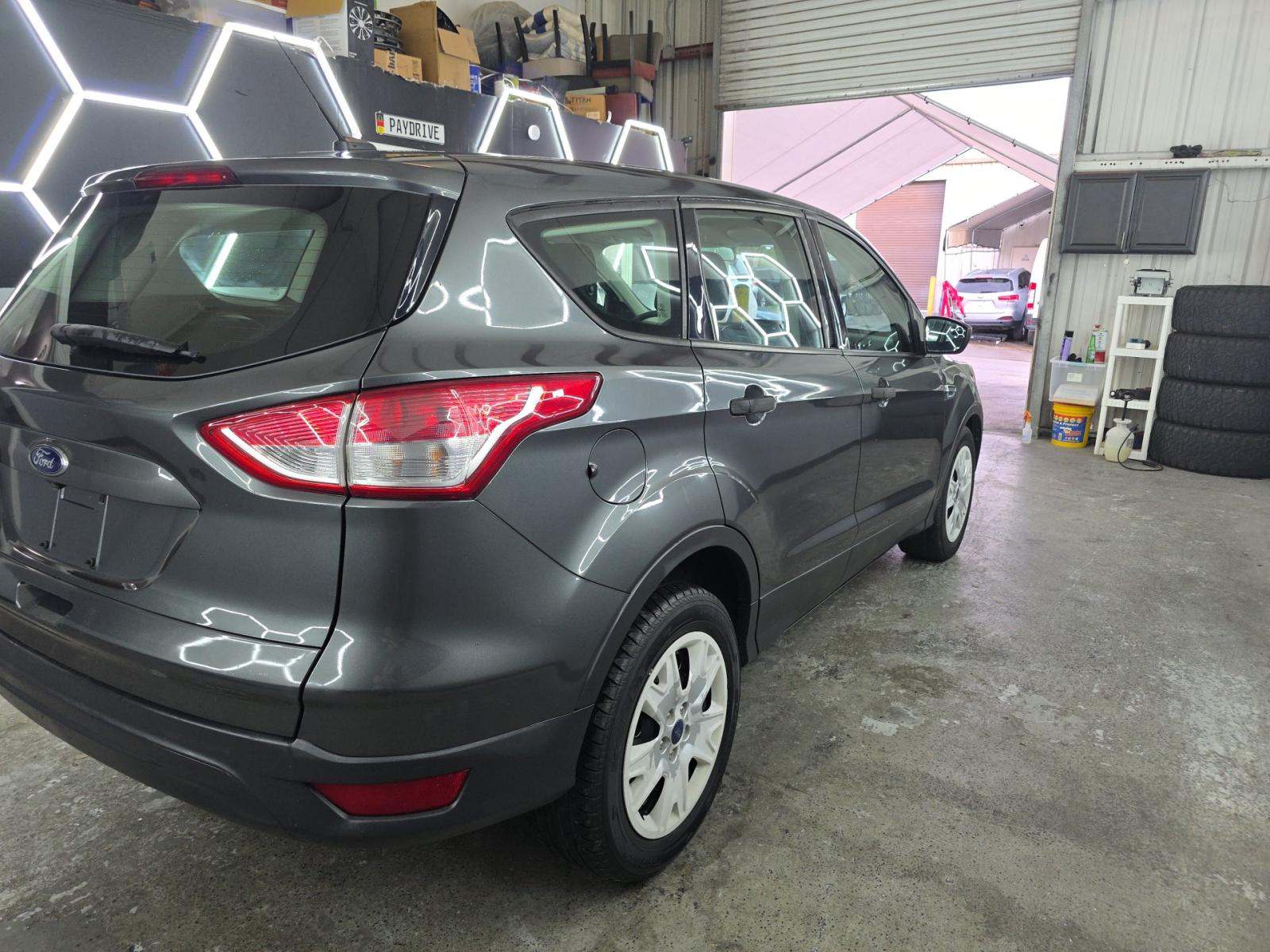 FORD ESCAPE - 3