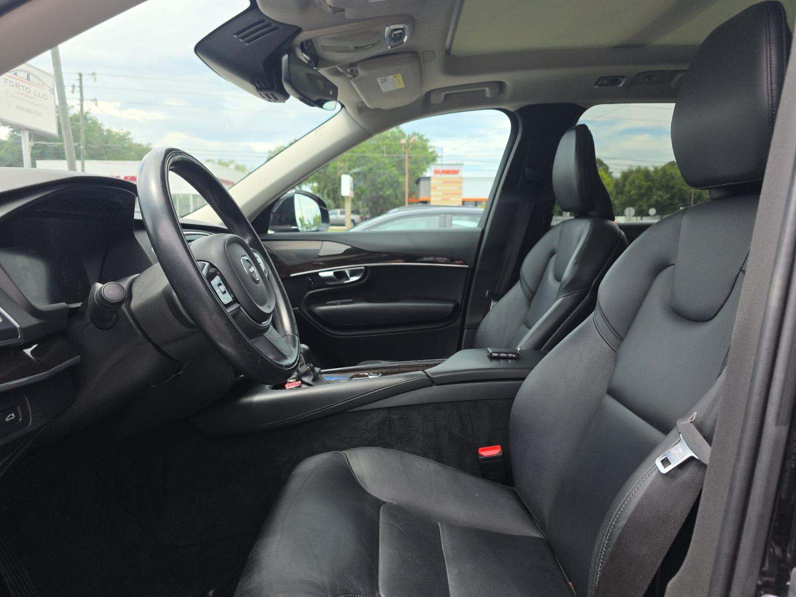 2019 Volvo XC90 T5 Momentum FWD