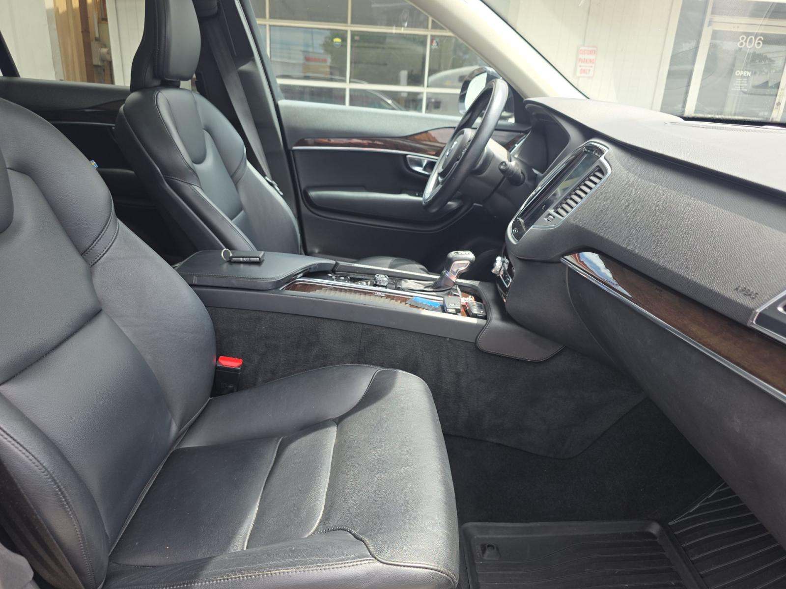 2019 Volvo XC90 T5 Momentum FWD