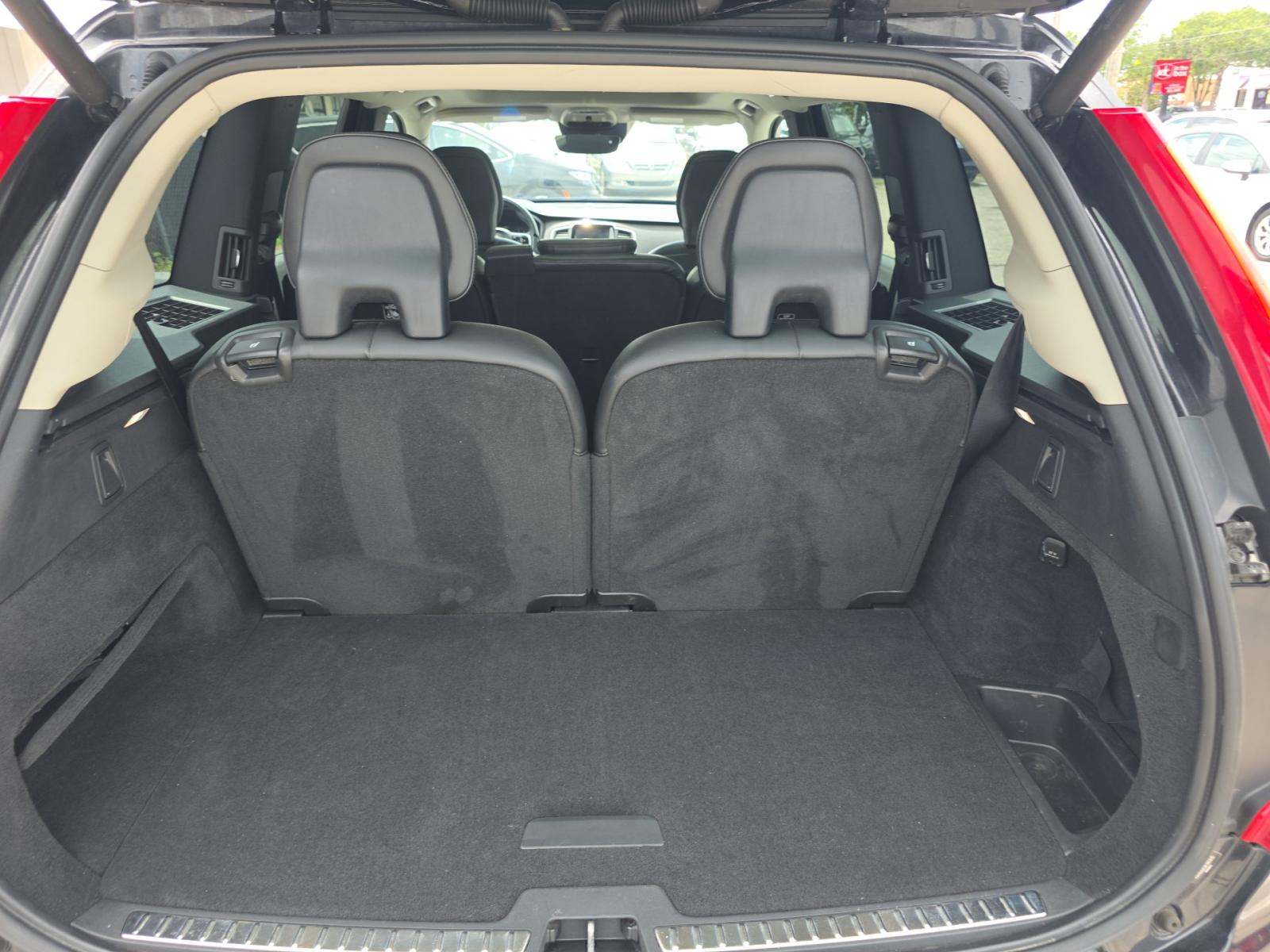 2019 Volvo XC90 T5 Momentum FWD