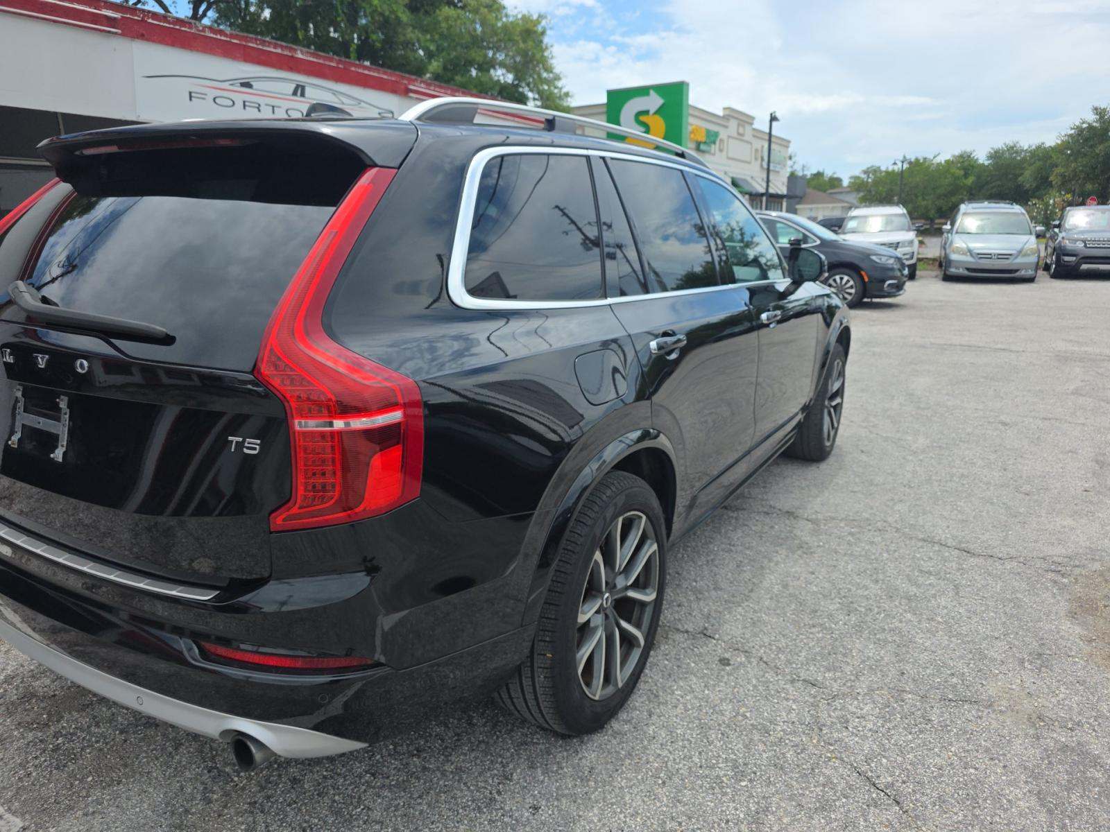 2019 Volvo XC90 T5 Momentum FWD