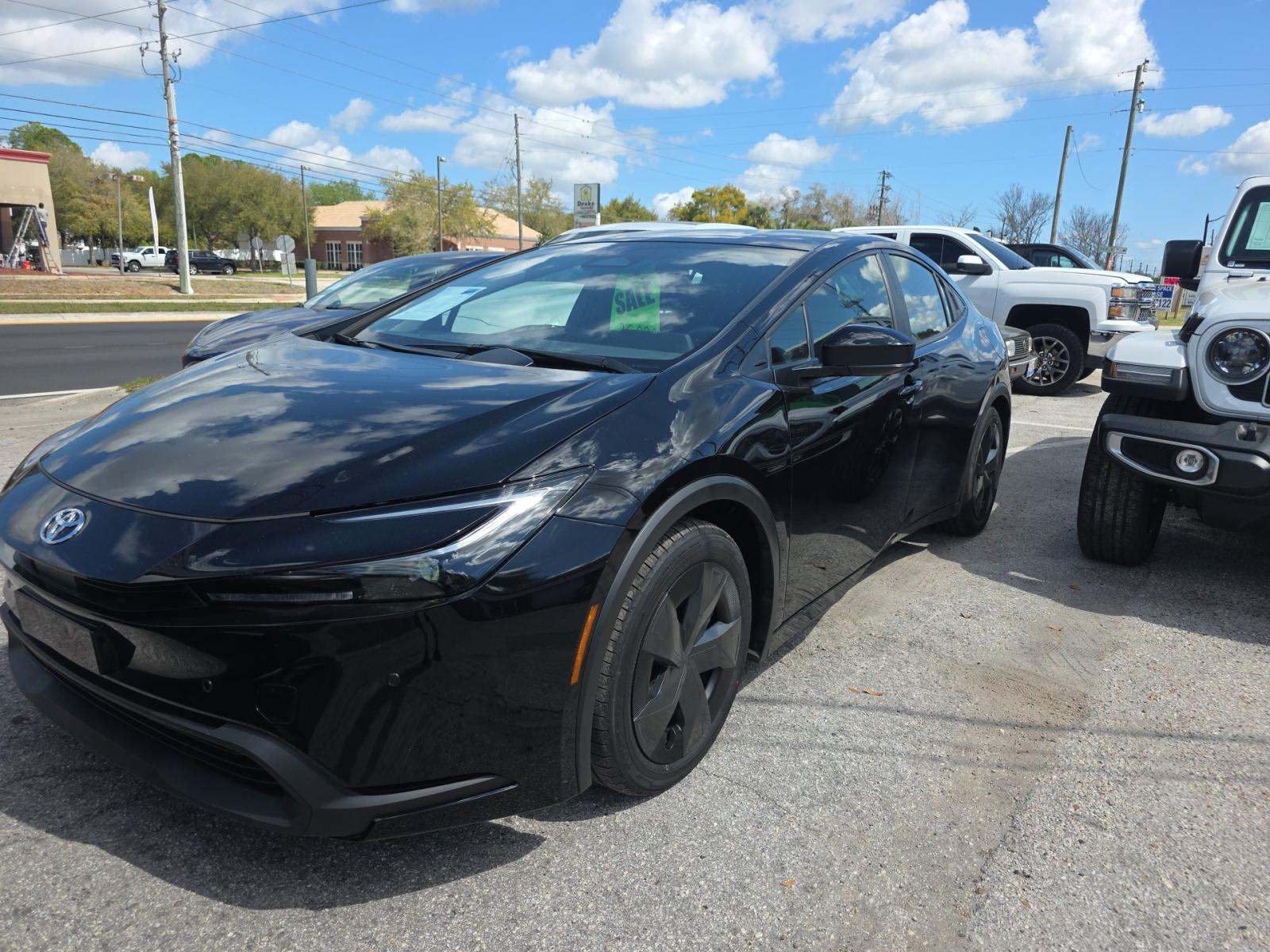 2025 Toyota Prius LE FWD