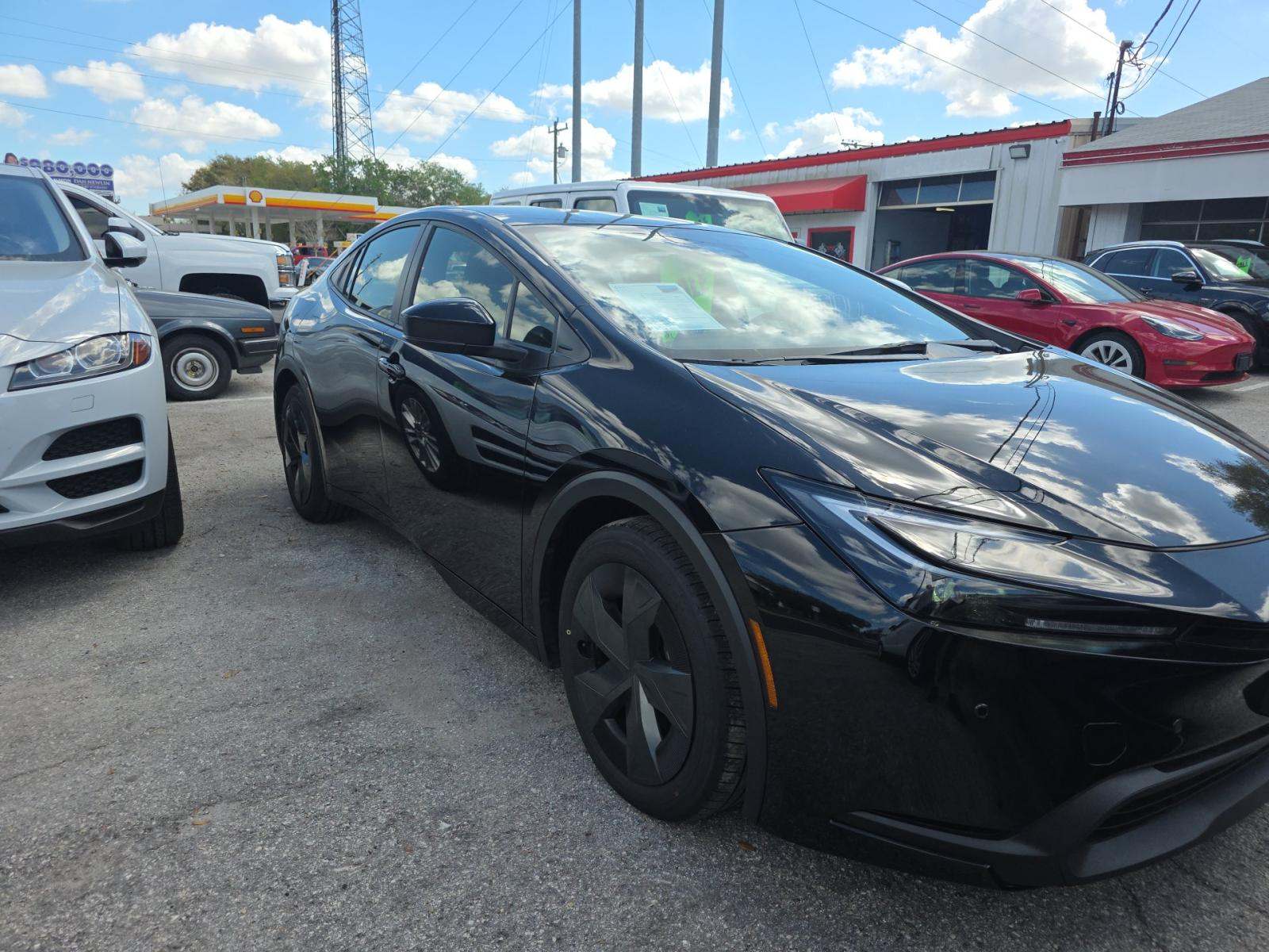 2025 Toyota Prius LE FWD