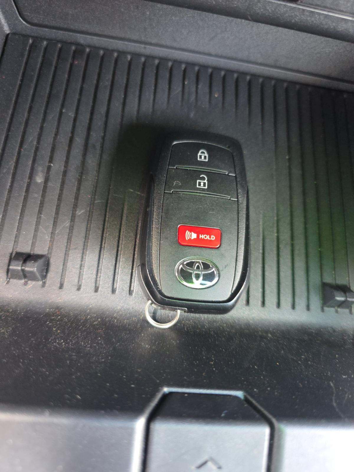 2025 Toyota Prius LE FWD