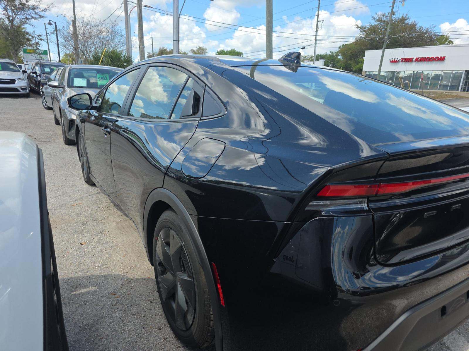 2025 Toyota Prius LE FWD