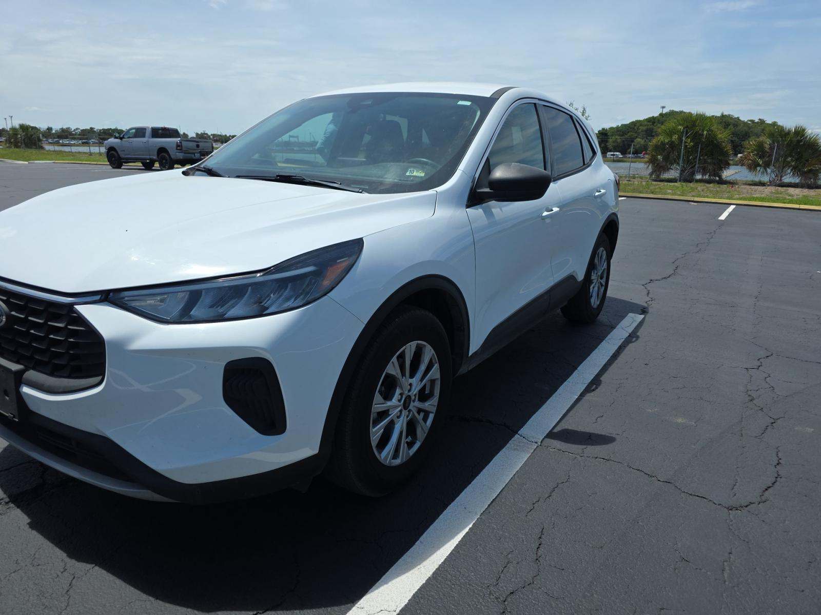 FORD ESCAPE - 1