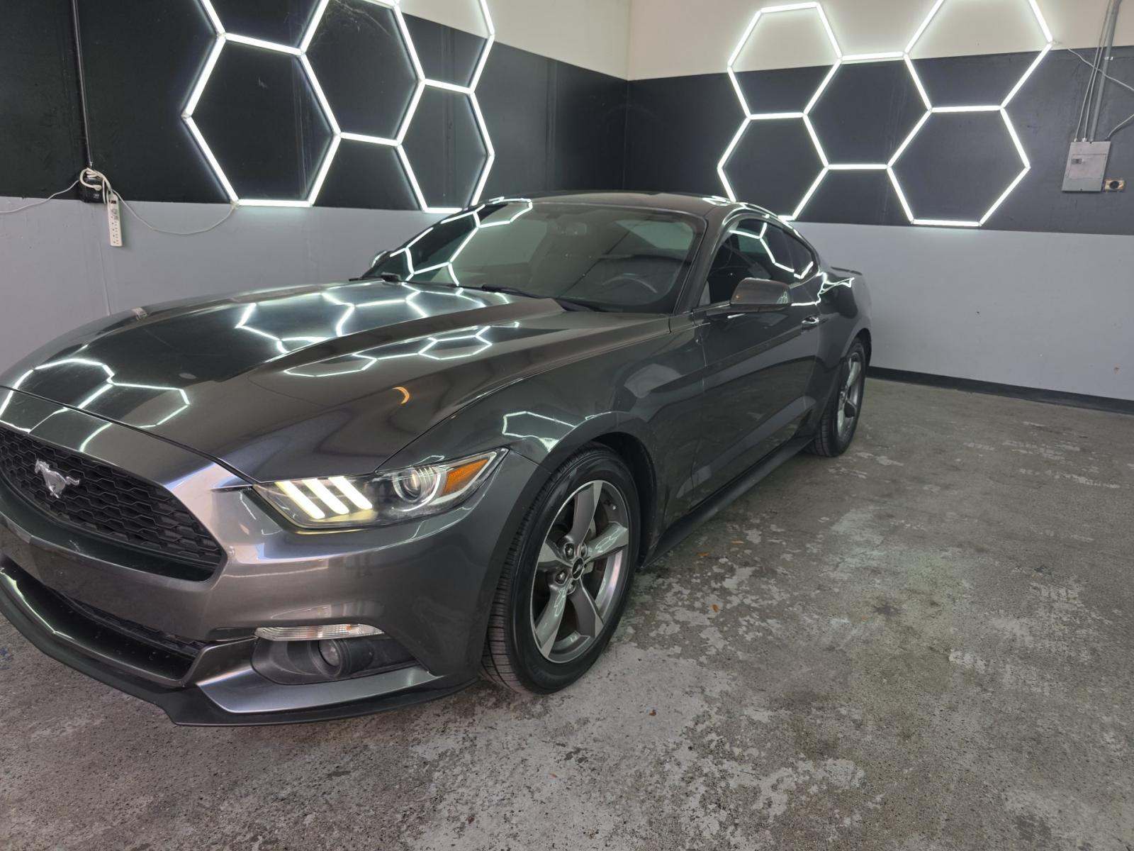 2016 Ford Mustang EcoBoost RWD