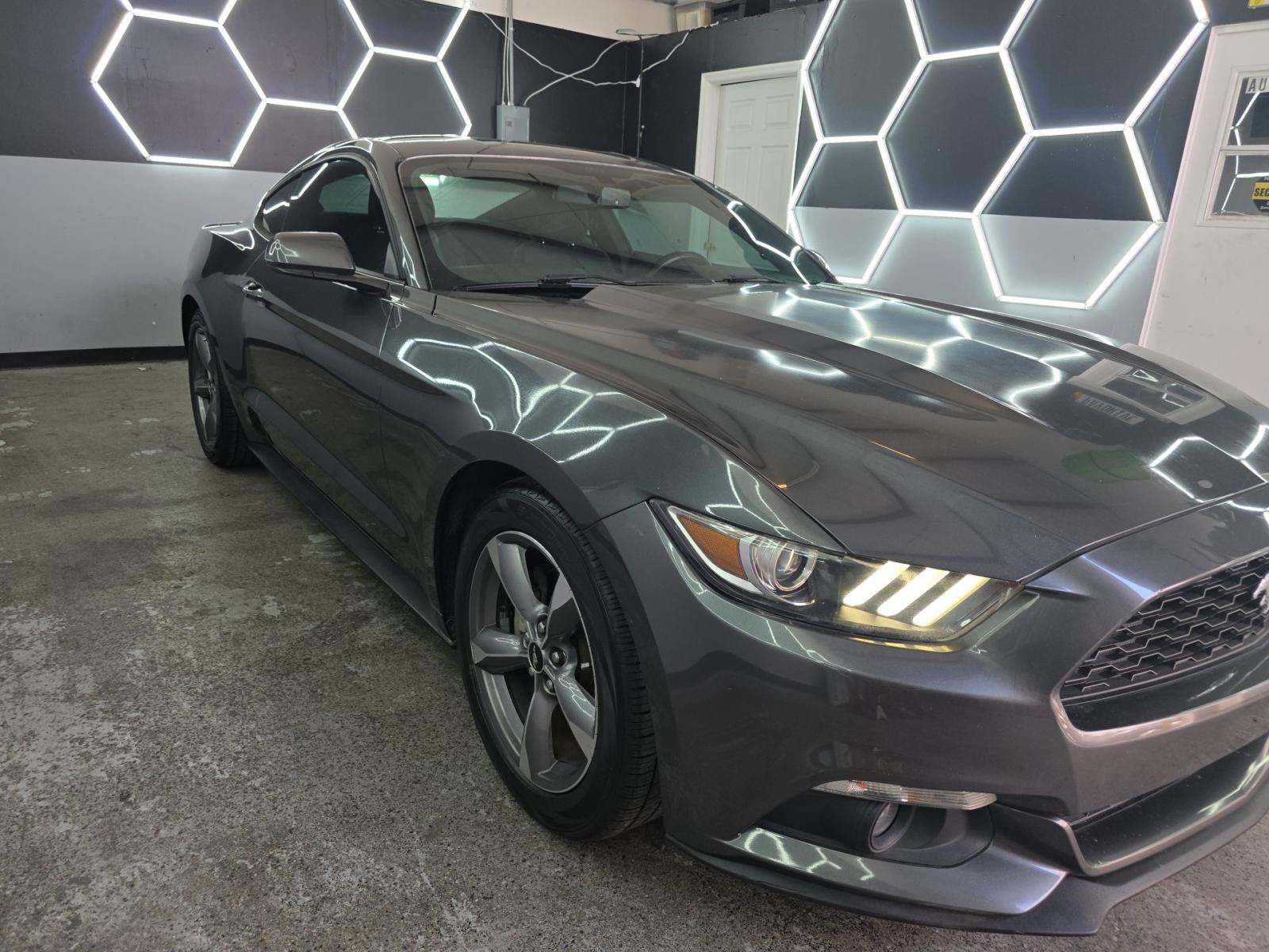 2016 Ford Mustang EcoBoost RWD