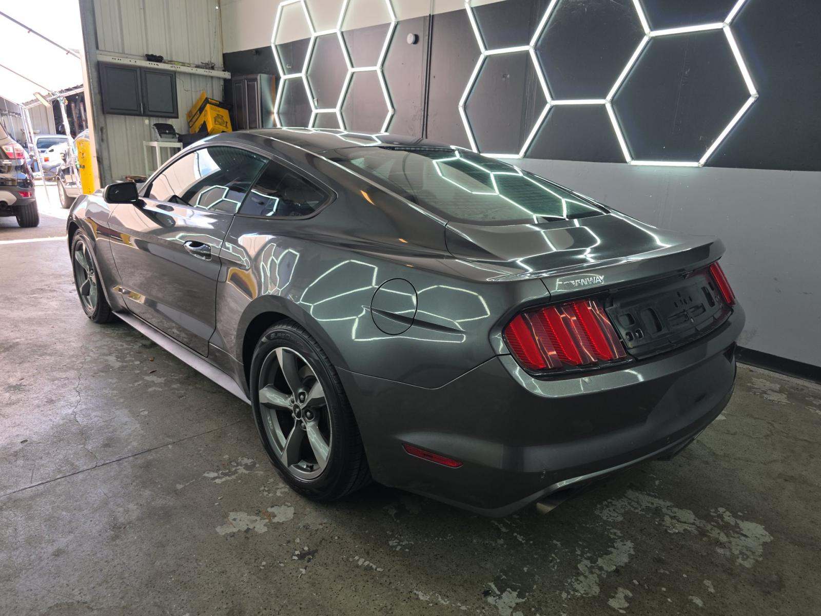 2016 Ford Mustang EcoBoost RWD