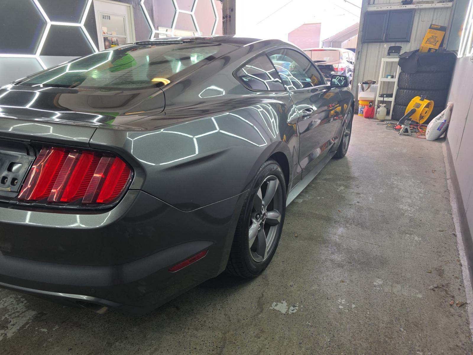 2016 Ford Mustang EcoBoost RWD