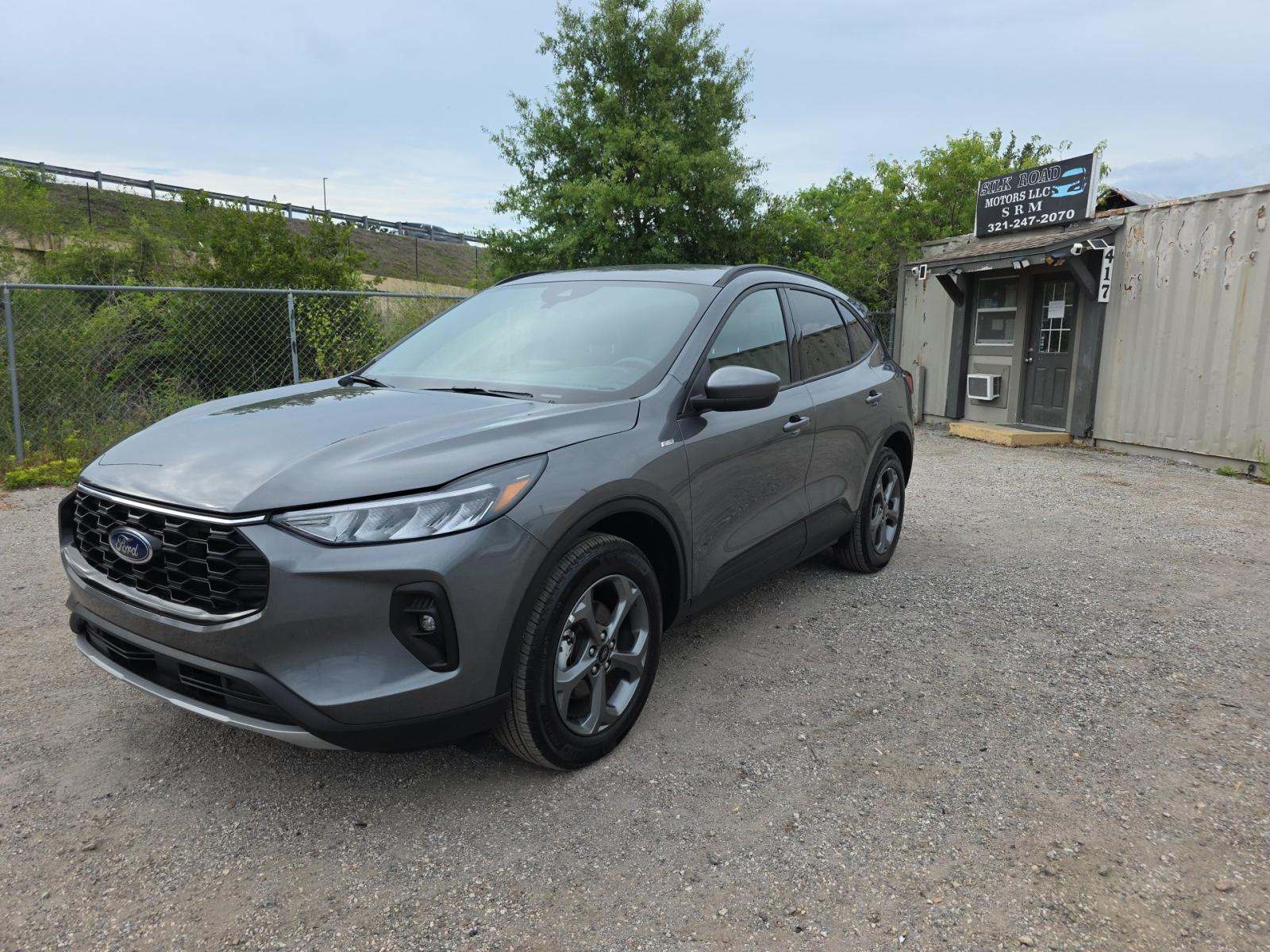 FORD ESCAPE - 1