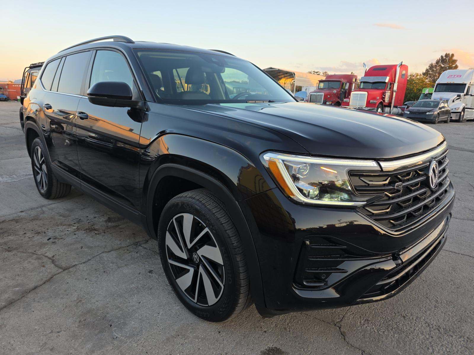 2025 Volkswagen Atlas 2.0T SE FWD