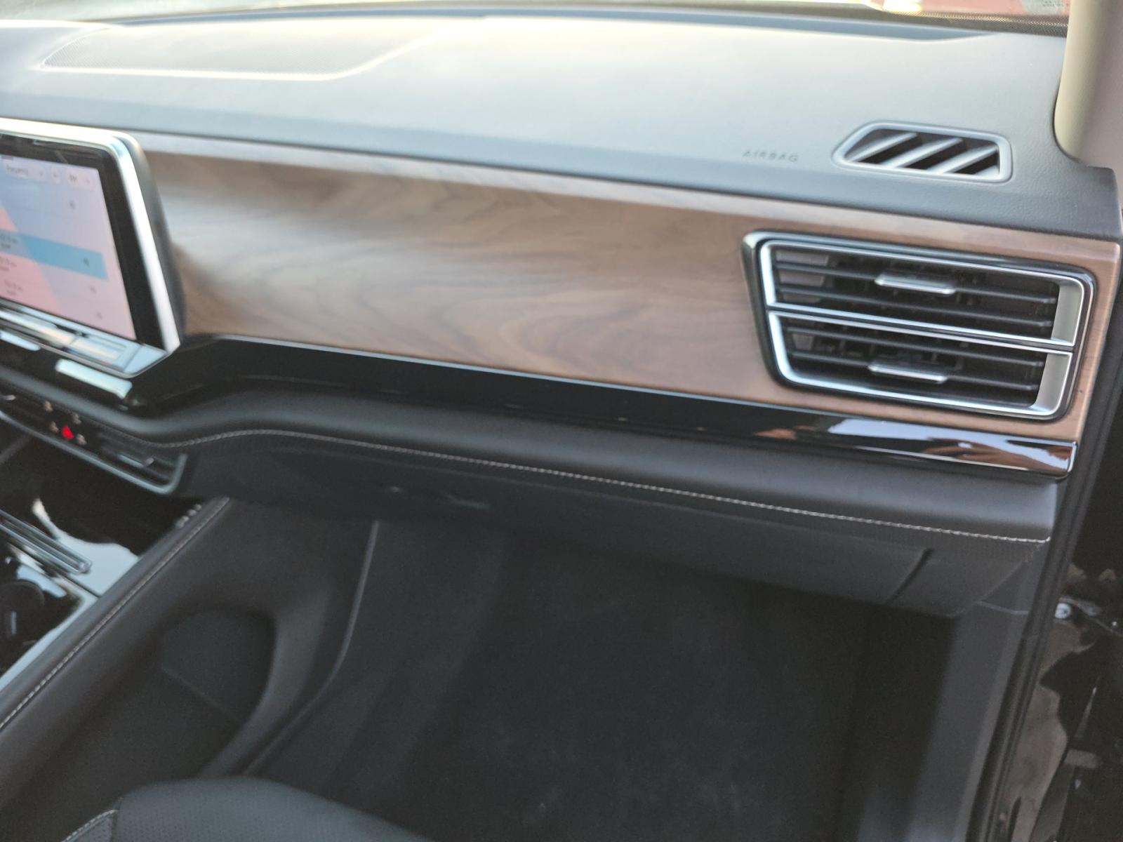 2025 Volkswagen Atlas 2.0T SE FWD