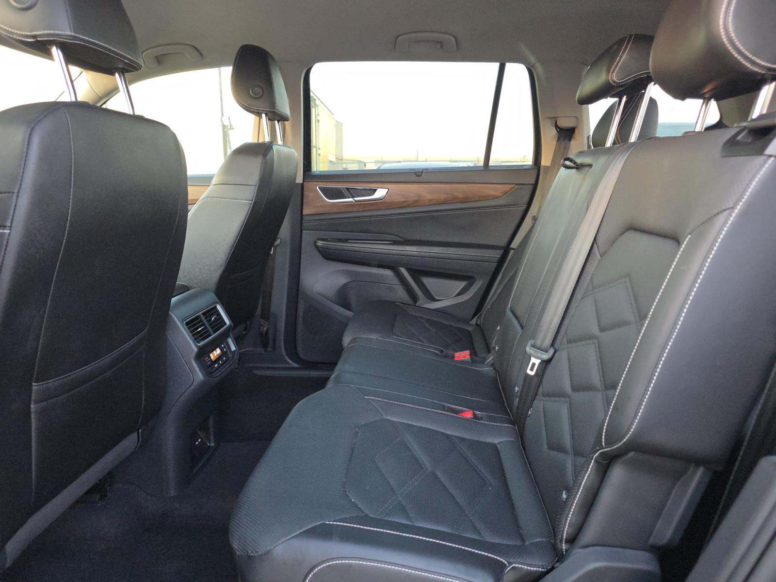 2025 Volkswagen Atlas 2.0T SE FWD