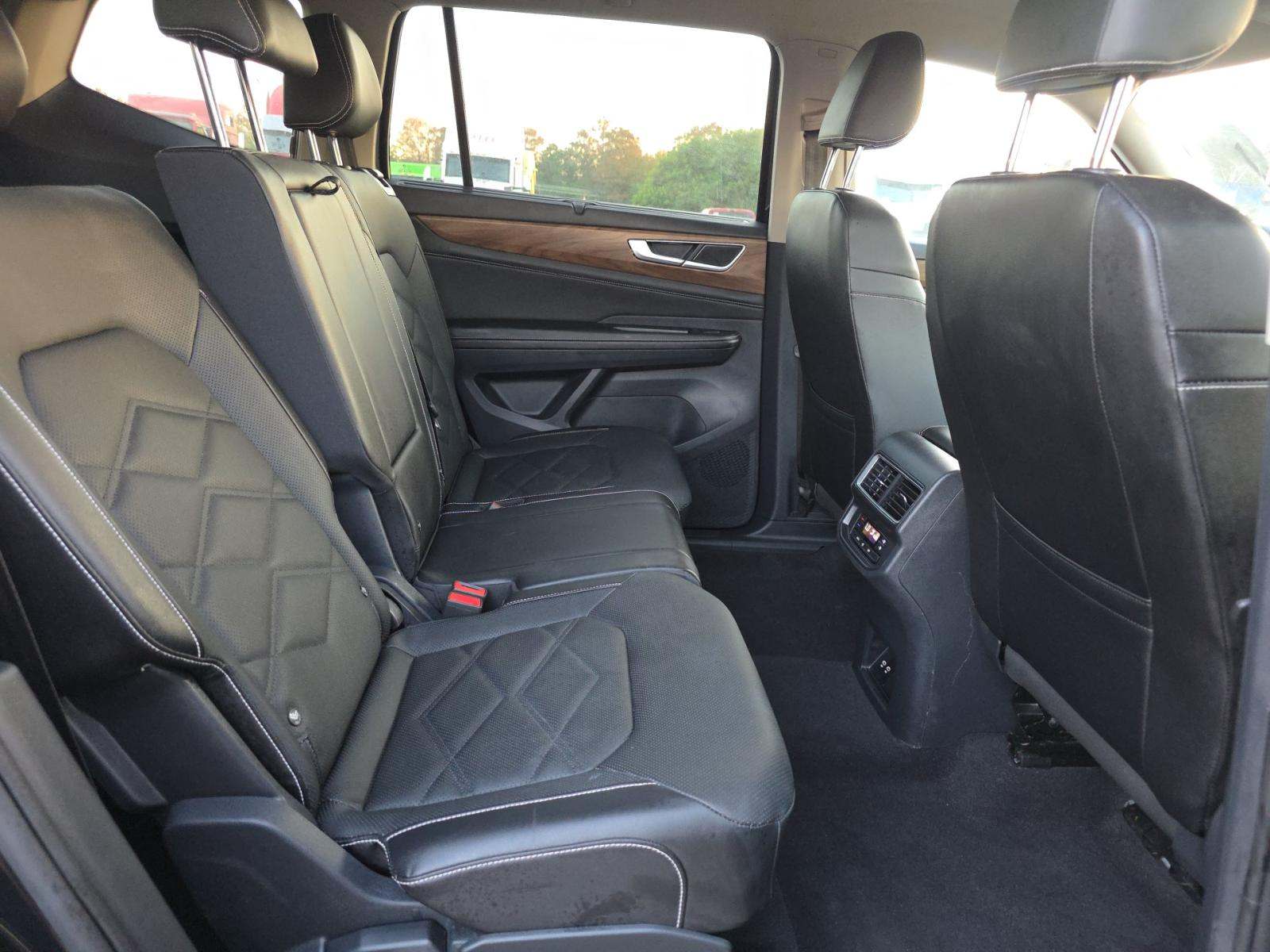 2025 Volkswagen Atlas 2.0T SE FWD