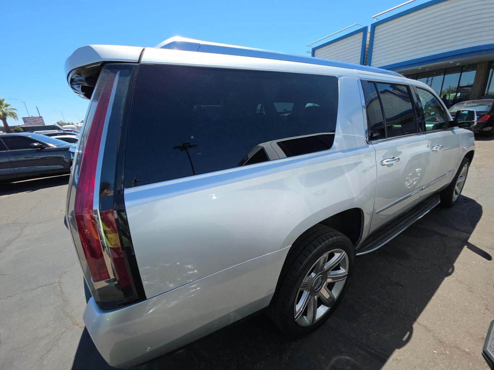 2020 Cadillac Escalade ESV Luxury RWD