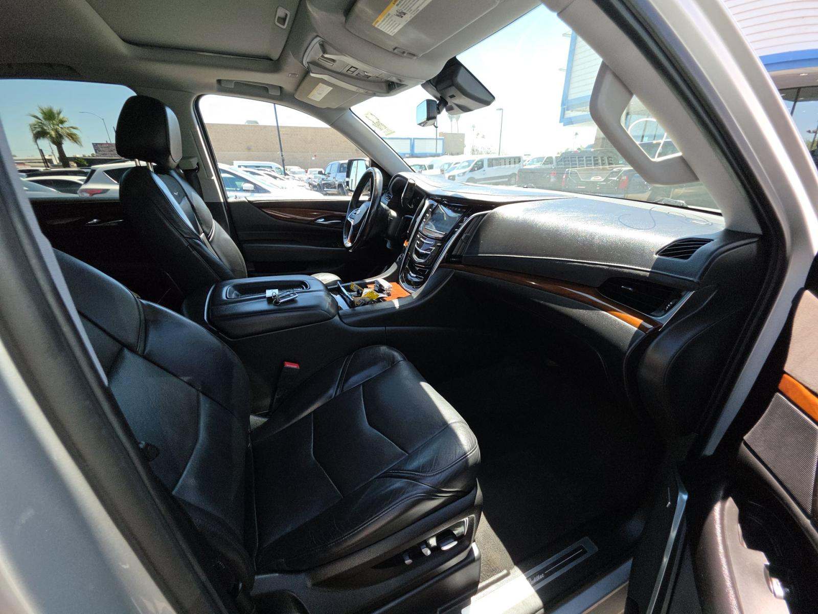 2020 Cadillac Escalade ESV Luxury RWD