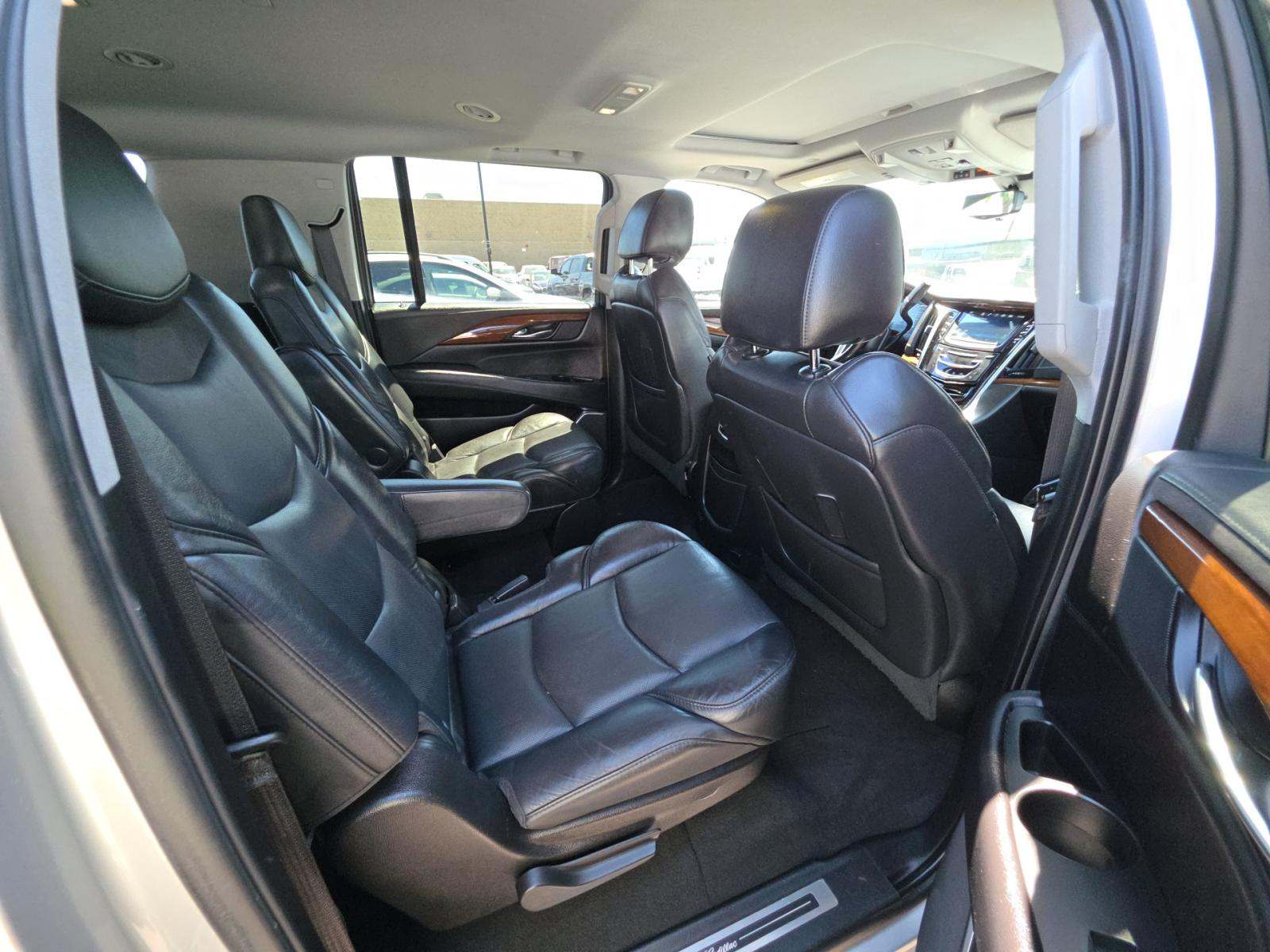 2020 Cadillac Escalade ESV Luxury RWD