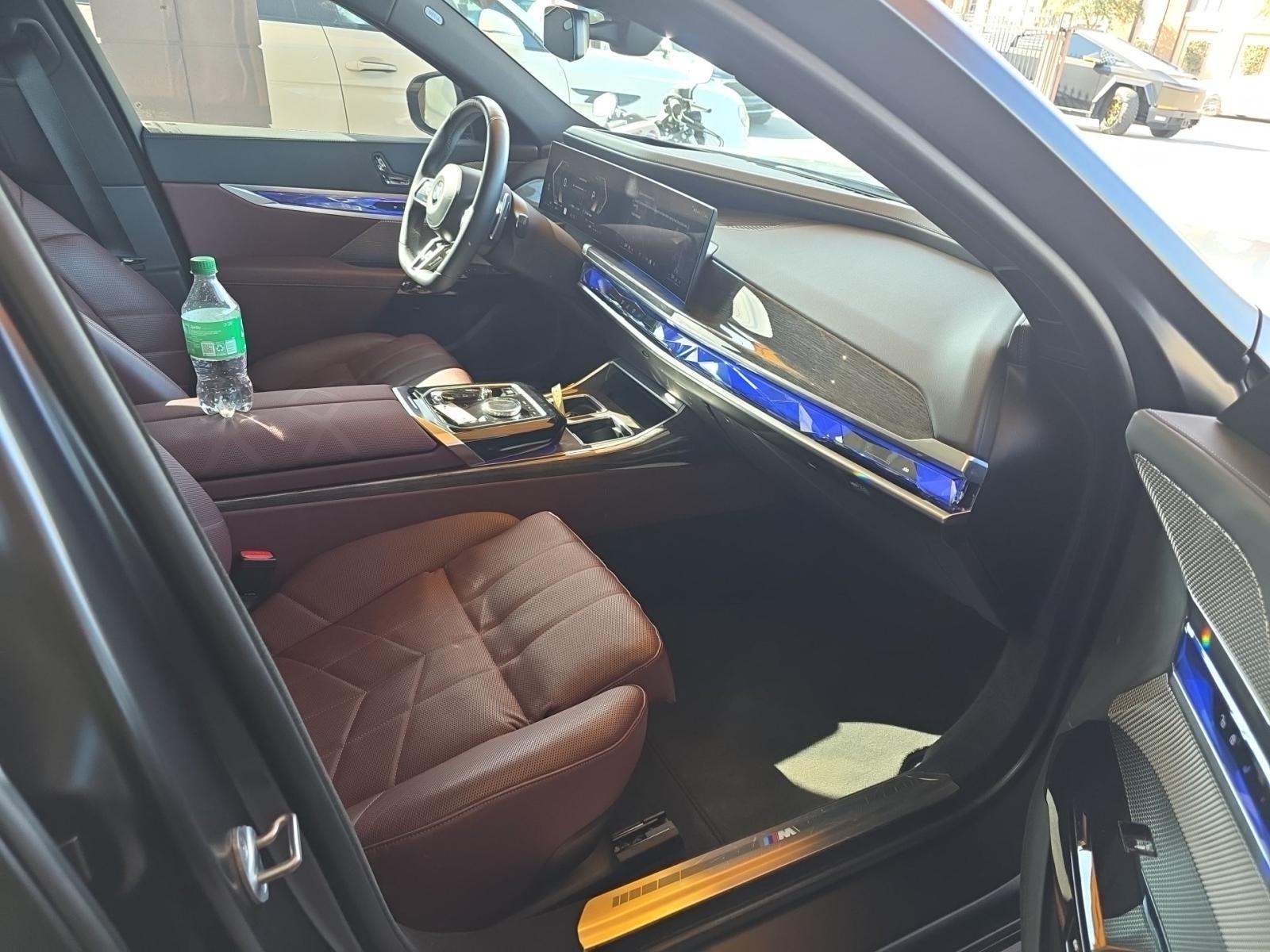 2023 BMW 7 Series 760i xDrive AWD