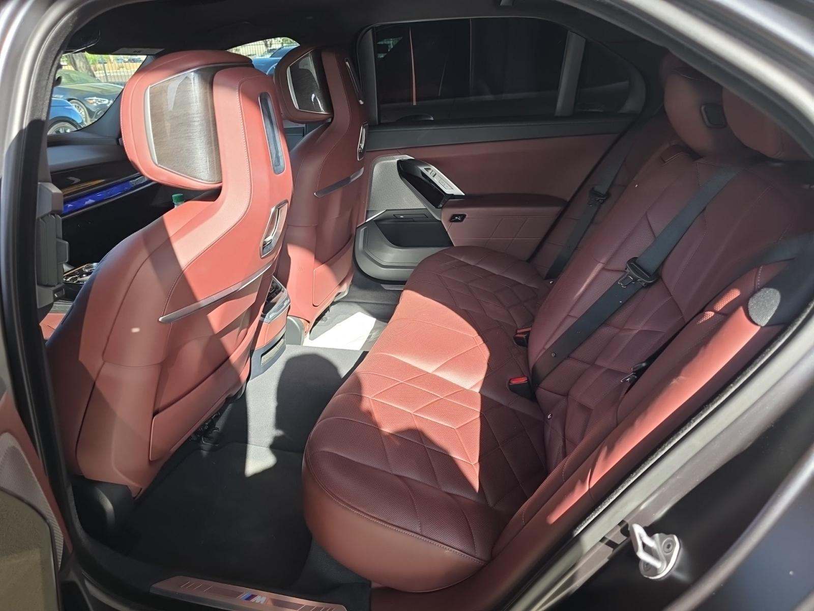 2023 BMW 7 Series 760i xDrive AWD