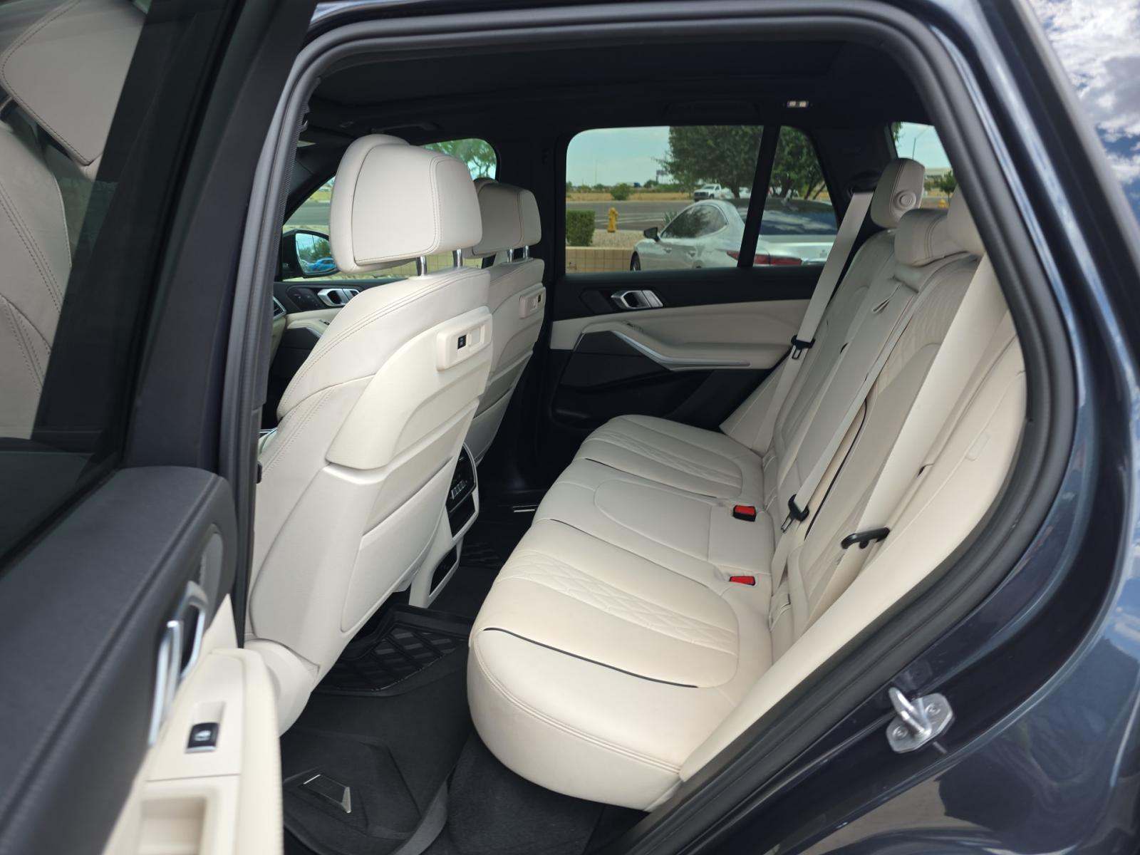 2022 BMW X5 M50i AWD